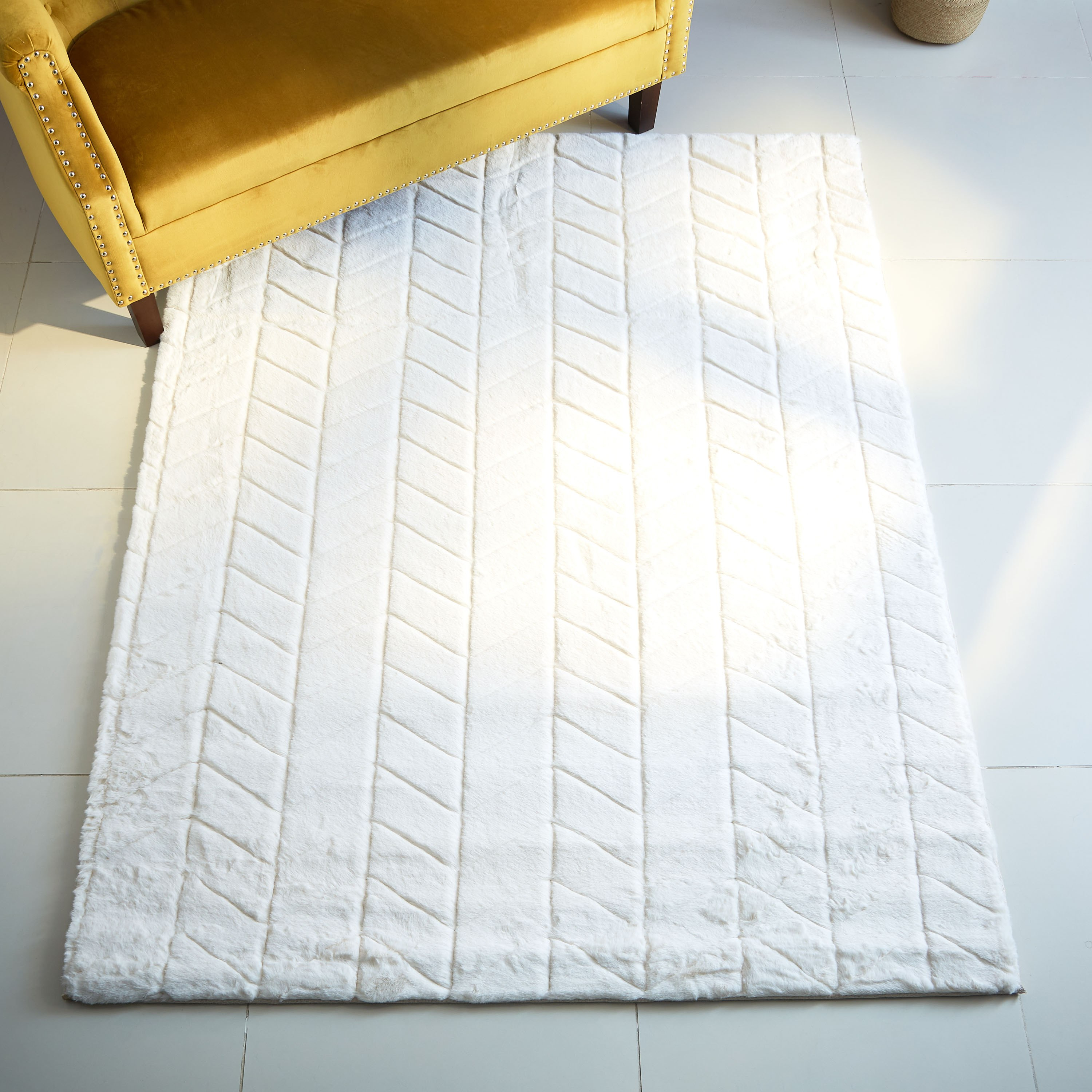 Tahsy Chevron Embossed Rabbit Fur Rug - 150x200 cm-hbxdecorandfurnishings-floorcoverings-rugs-image-1