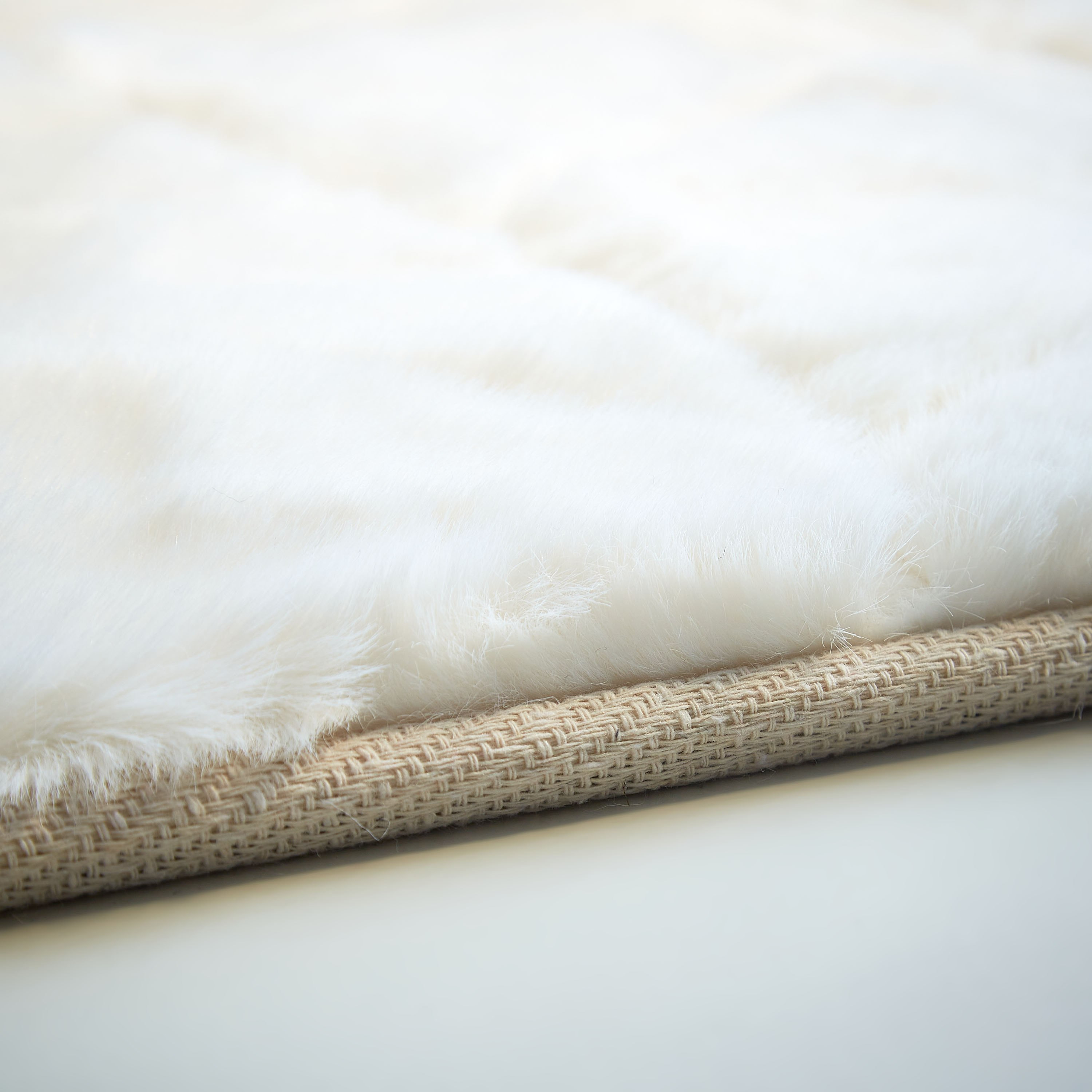 Tahsy Chevron Embossed Rabbit Fur Rug - 150x200 cm-hbxdecorandfurnishings-floorcoverings-rugs-image-3
