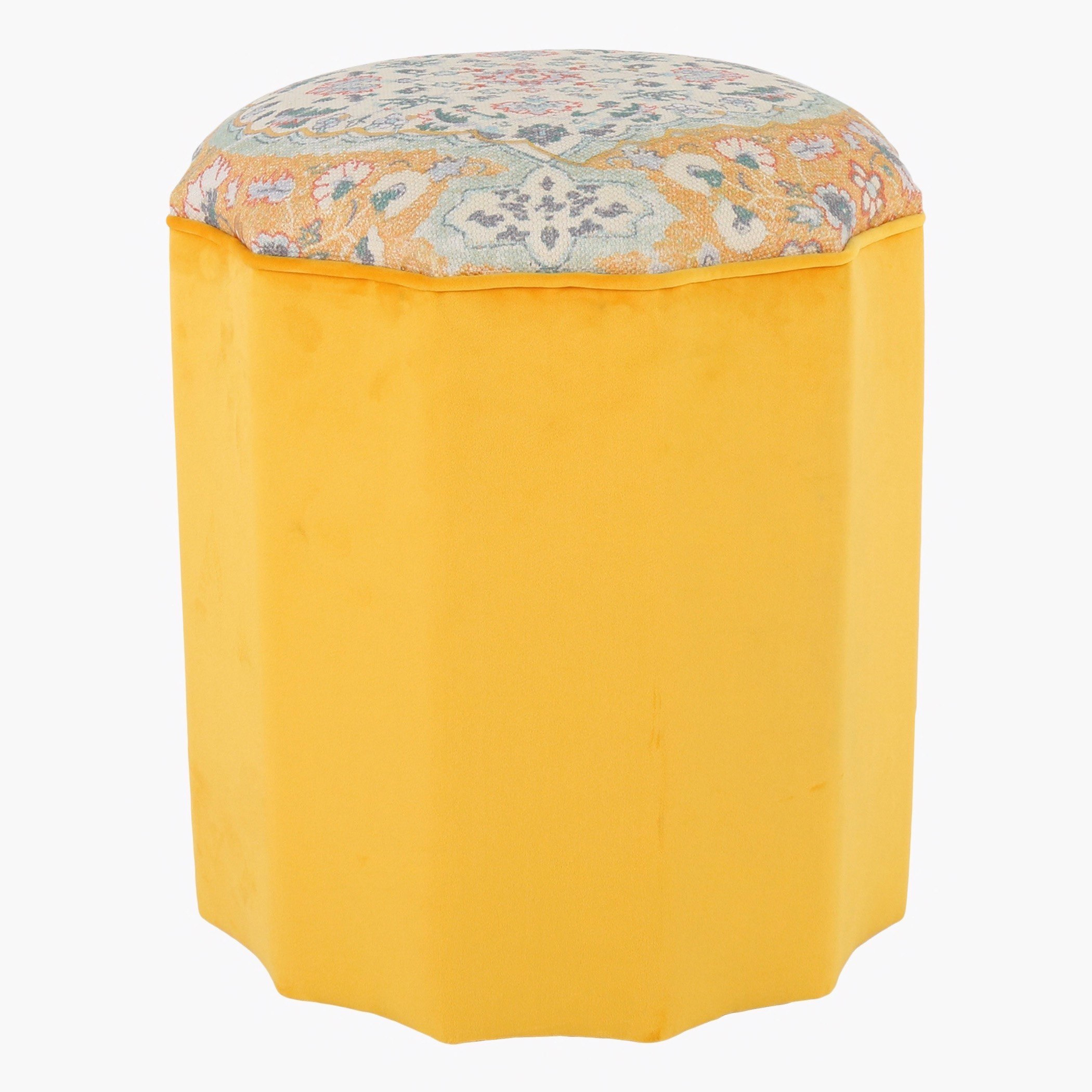 مسند قدم من كارولينا-hbxlivingroom-sofasandarmchairs-ottomansandfootstools-image-2