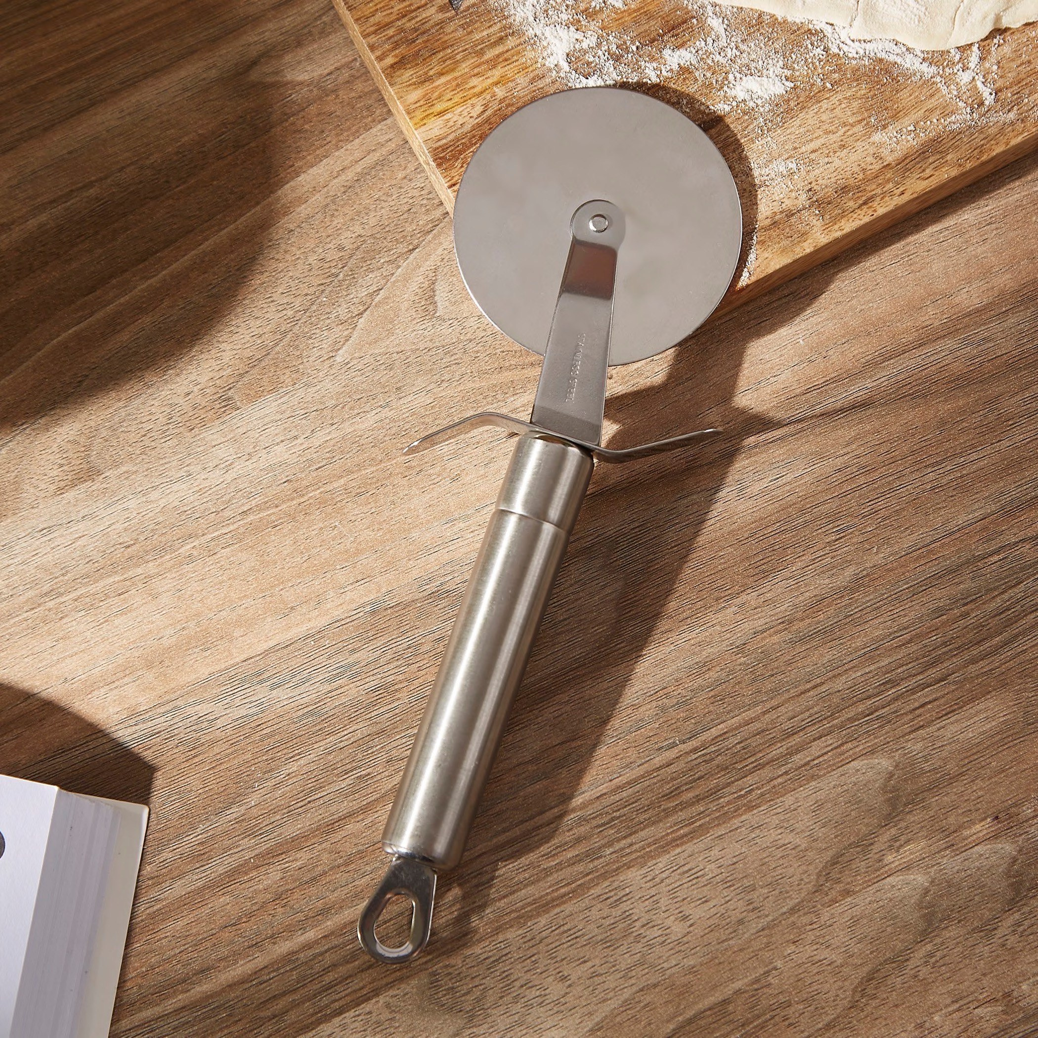 أداة تقطيع البيتزا من جراسيا-hbxhomeware-hbxkitchen-image-1