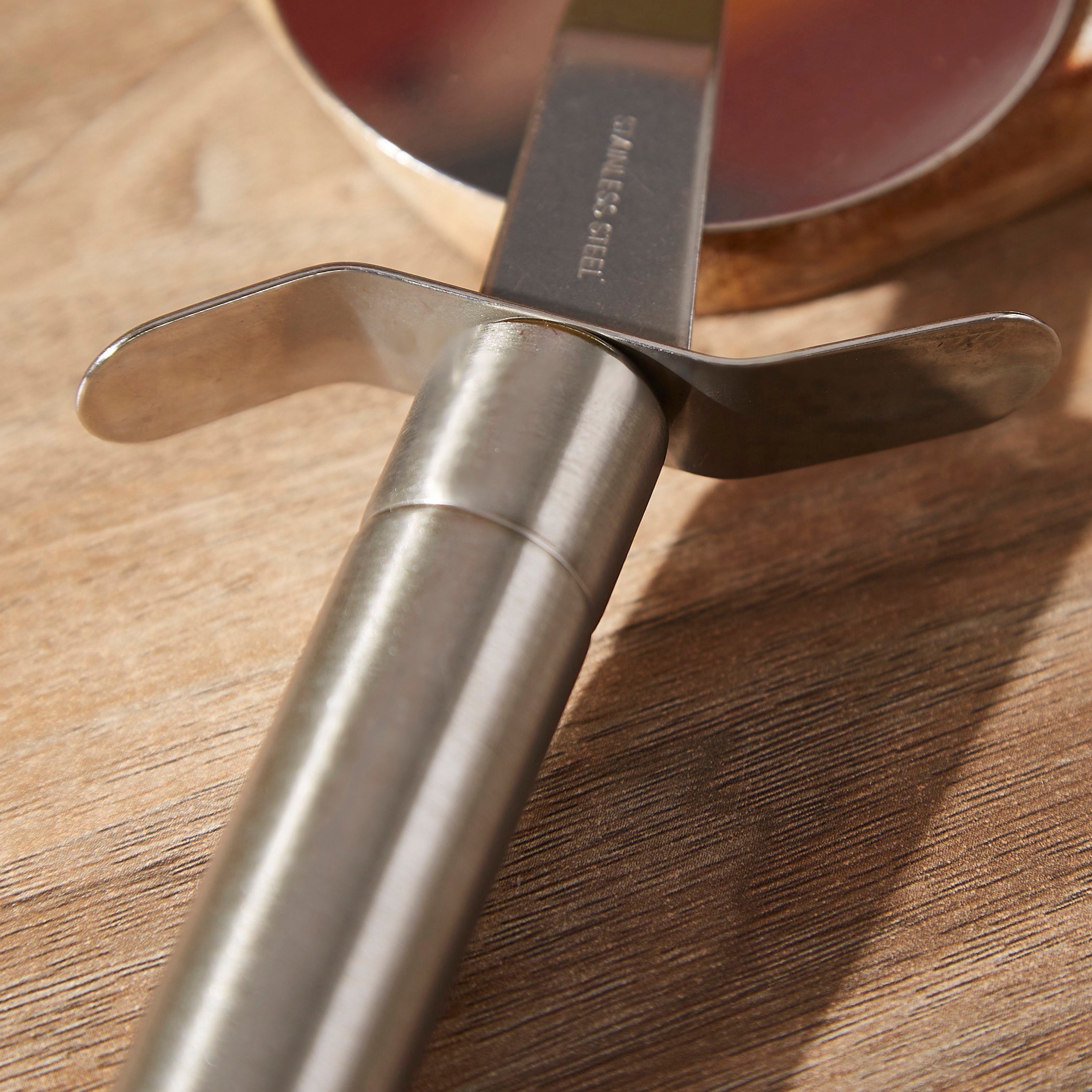 أداة تقطيع البيتزا من جراسيا-hbxhomeware-hbxkitchen-image-2