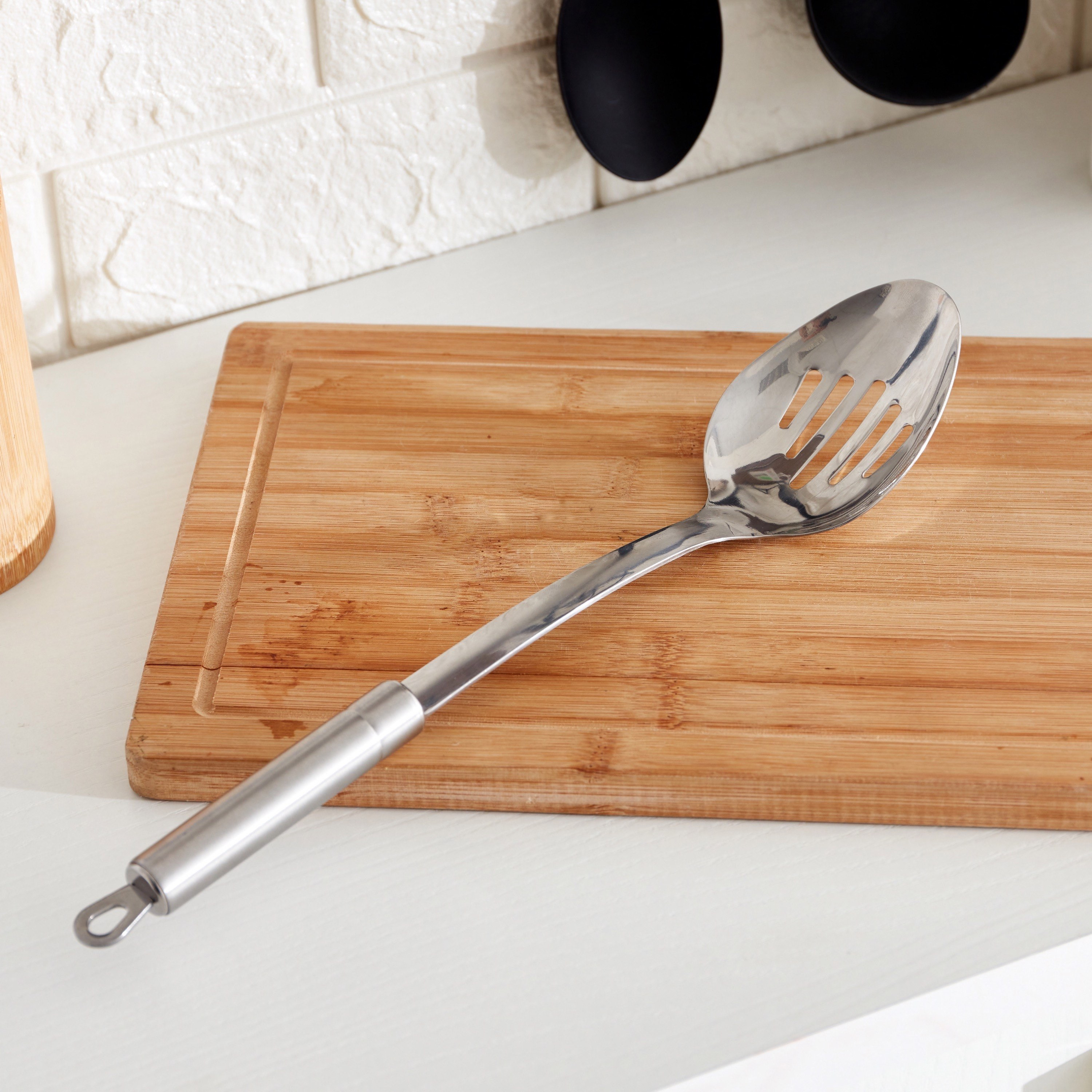 ملعقة طهي بفتحات من جراسيا - 34.6x7 سم-hbxhomeware-hbxkitchen-image-1