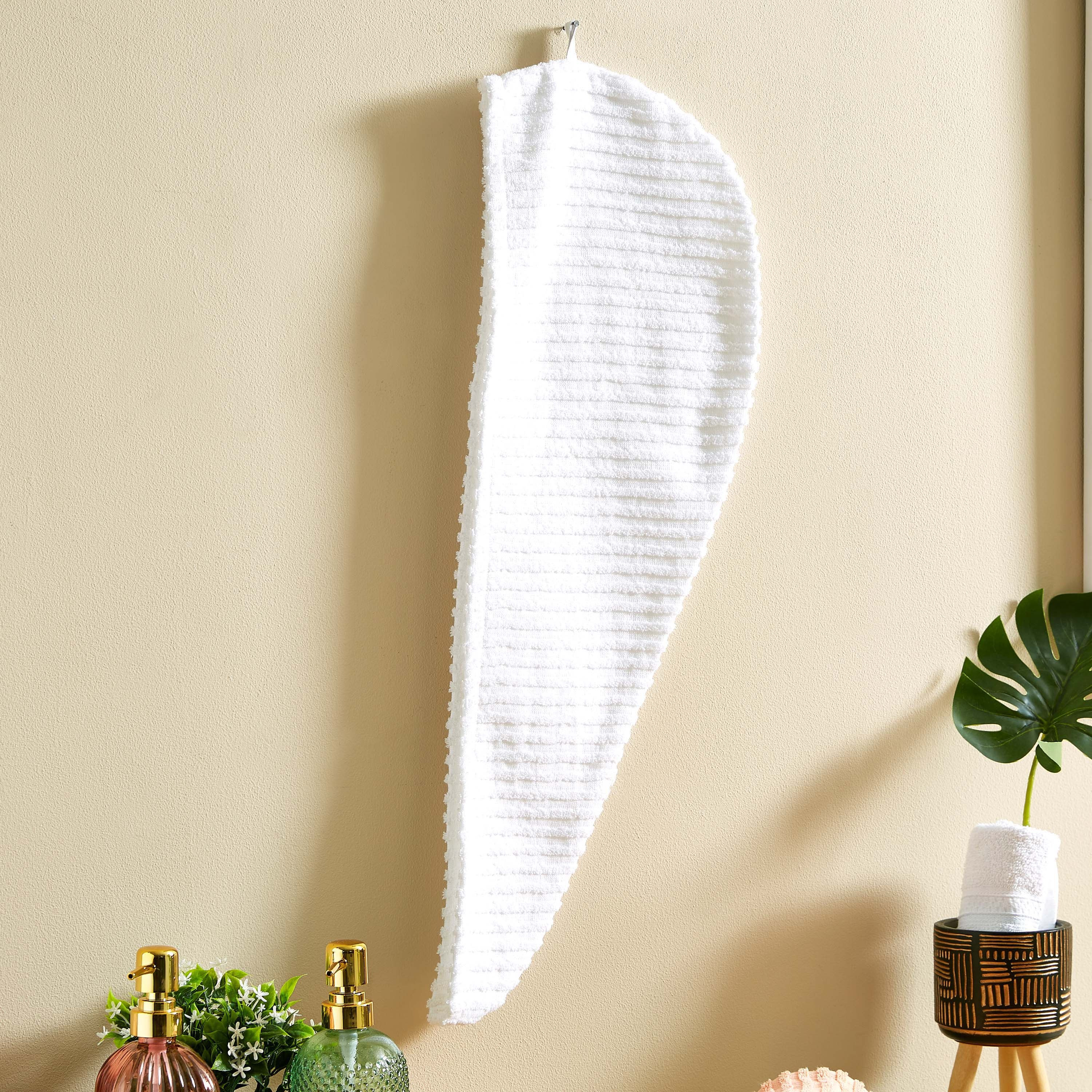منشفة لف الشعر القطنية المضلعة من أتلانتا - 68x23 سم-hbxbathroom-bathroomtextiles-image-1