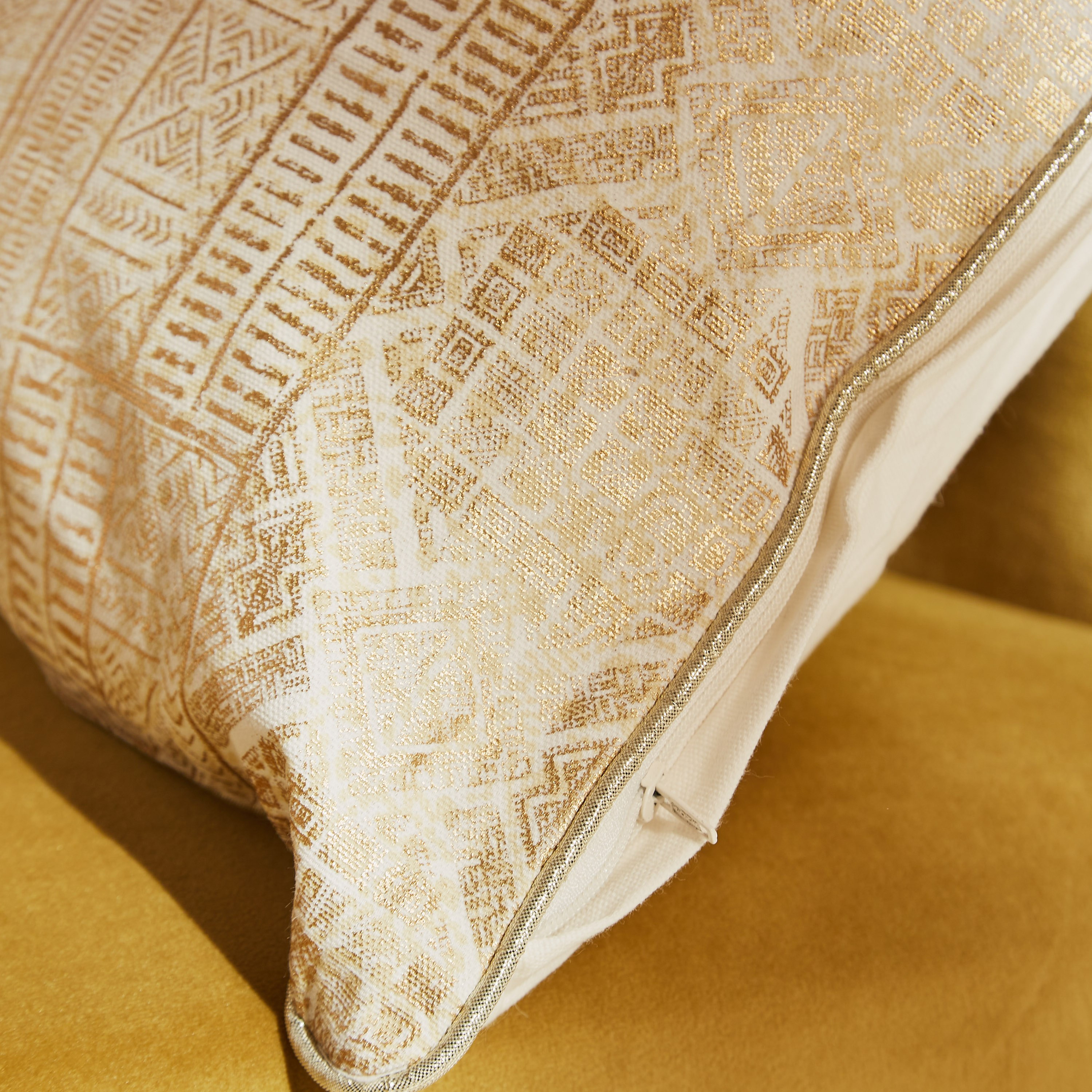 غطاء وسادة بطبعات فويل من بترا مابل - 45x45 سم-hbxhomeware-cushionsandcovers-cushioncovers-image-3