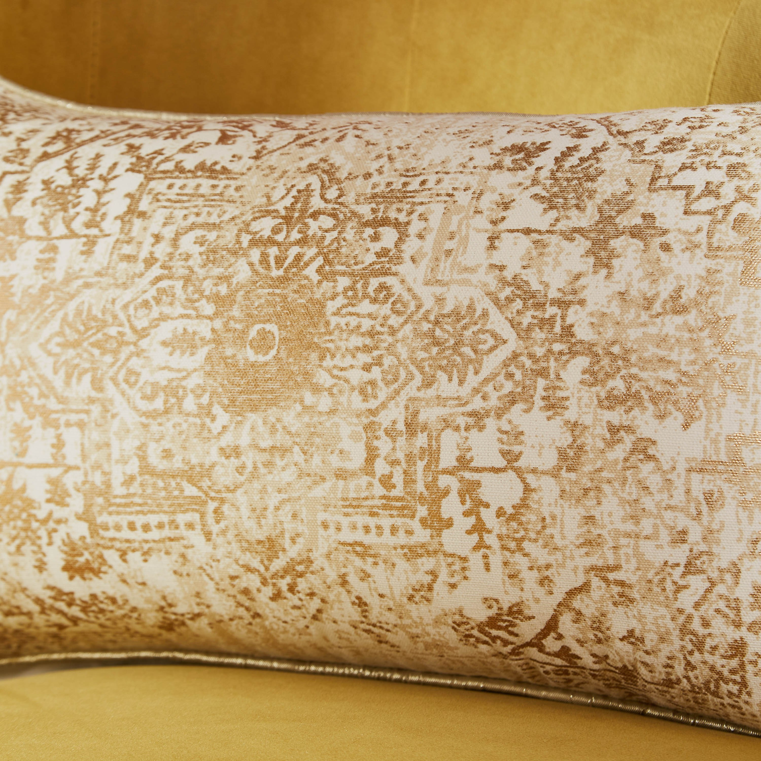 وسادة محشوة بطبعات معدنية بريت من بترا - 30x50 سم-hbxlivingroom-furnishings-cushionsandcovers-filledcushions-image-2