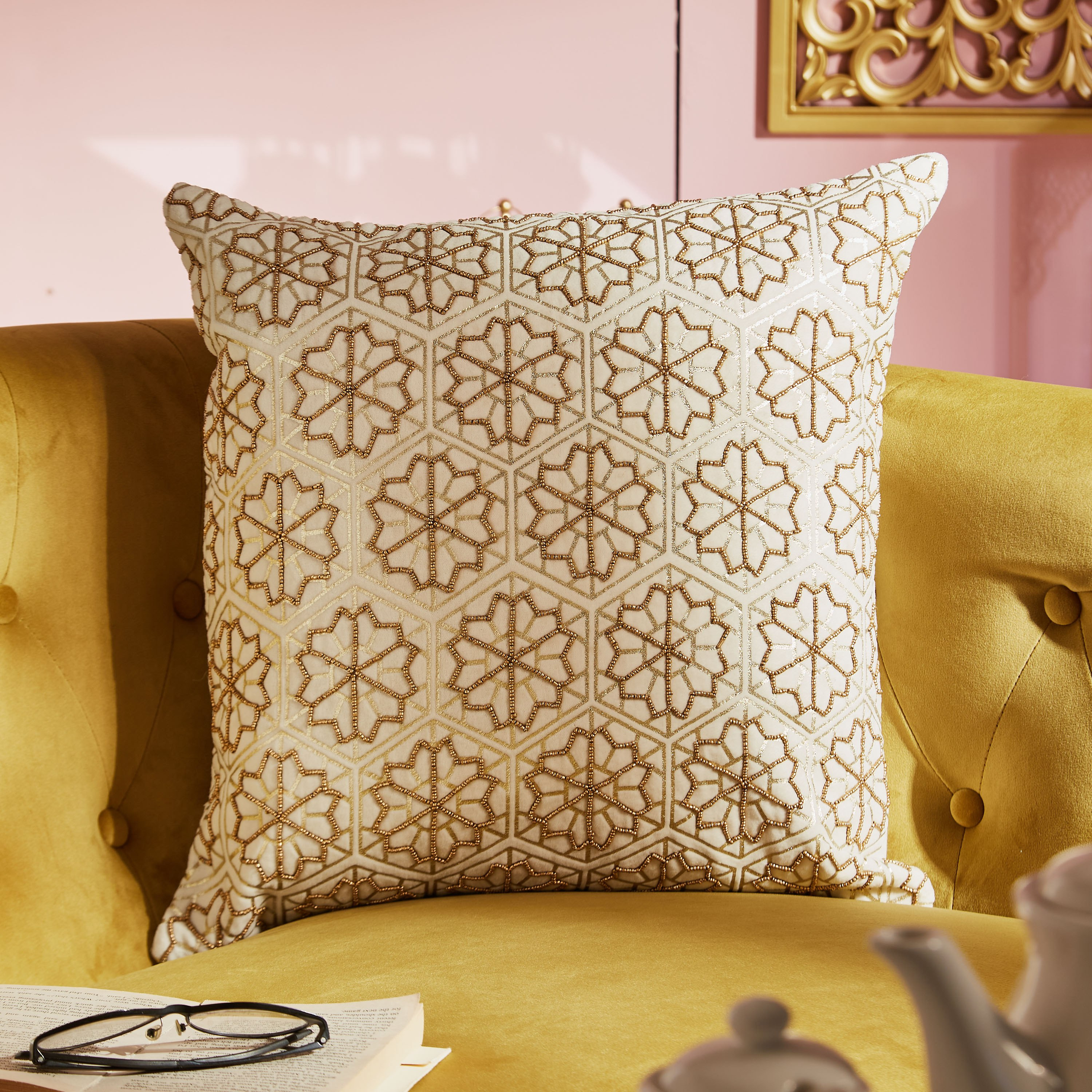غطاء وسادة مخملي مزين بالخرز الين من بترا - 45x45 سم-PROMO_HB_AE_B1G1_250925-image-1