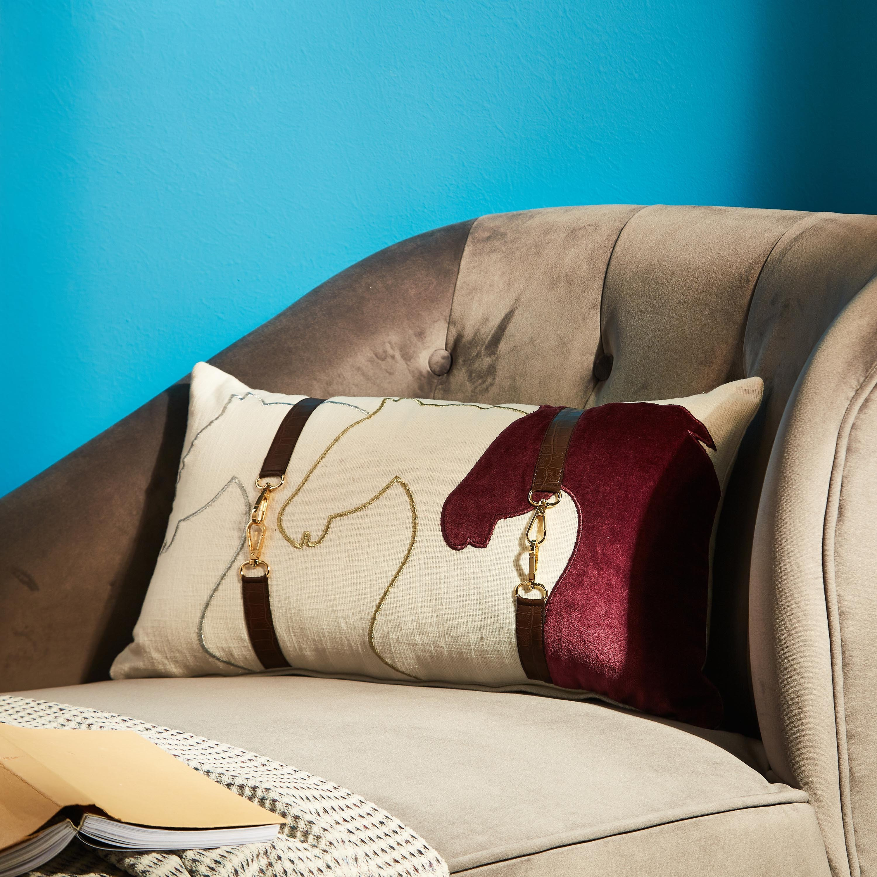 وسادة محشوة بتطريز حصان من ماجيستيك - 30x50 سم-hbxlivingroom-furnishings-cushionsandcovers-filledcushions-image-1