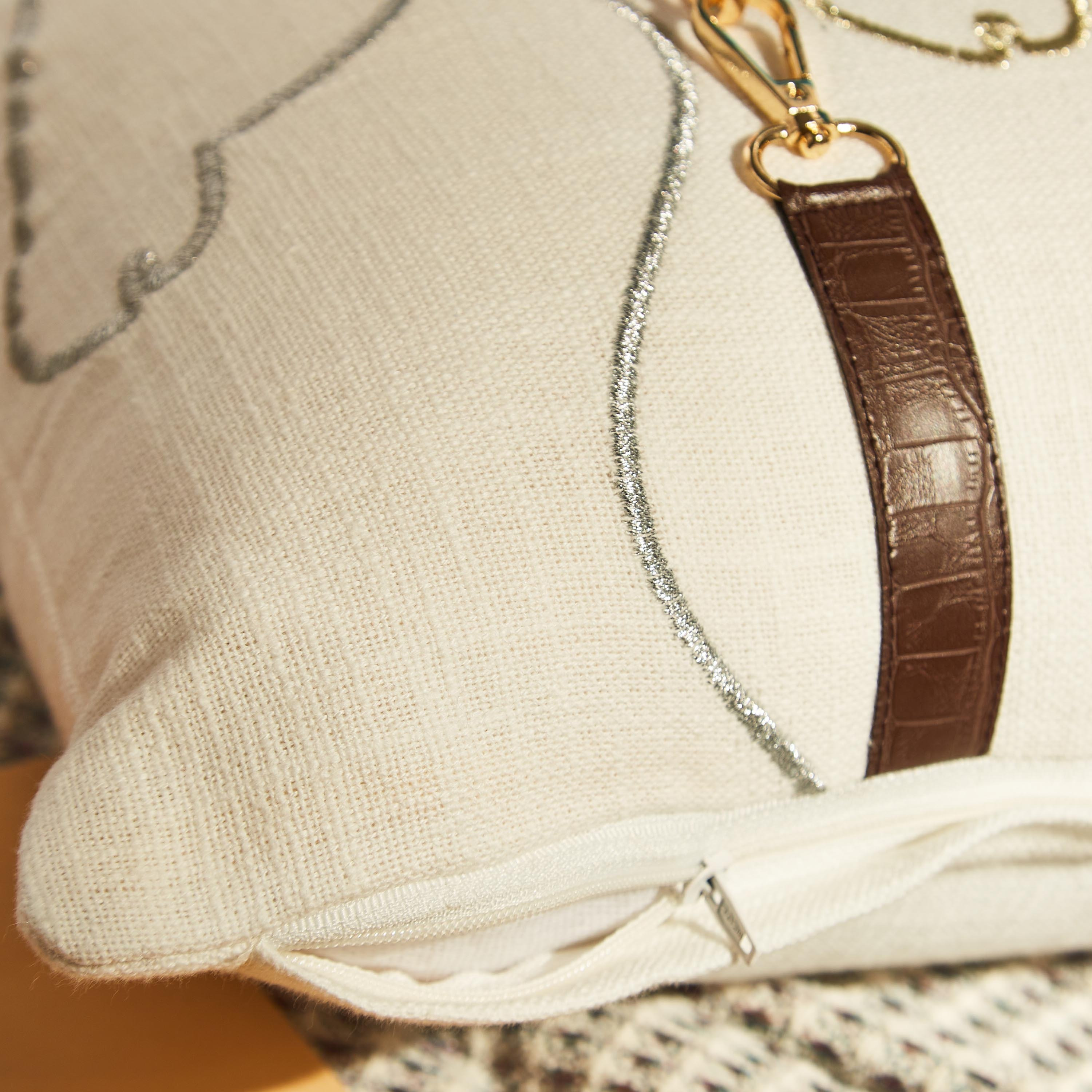 وسادة محشوة بتطريز حصان من ماجيستيك - 30x50 سم-hbxlivingroom-furnishings-cushionsandcovers-filledcushions-image-4