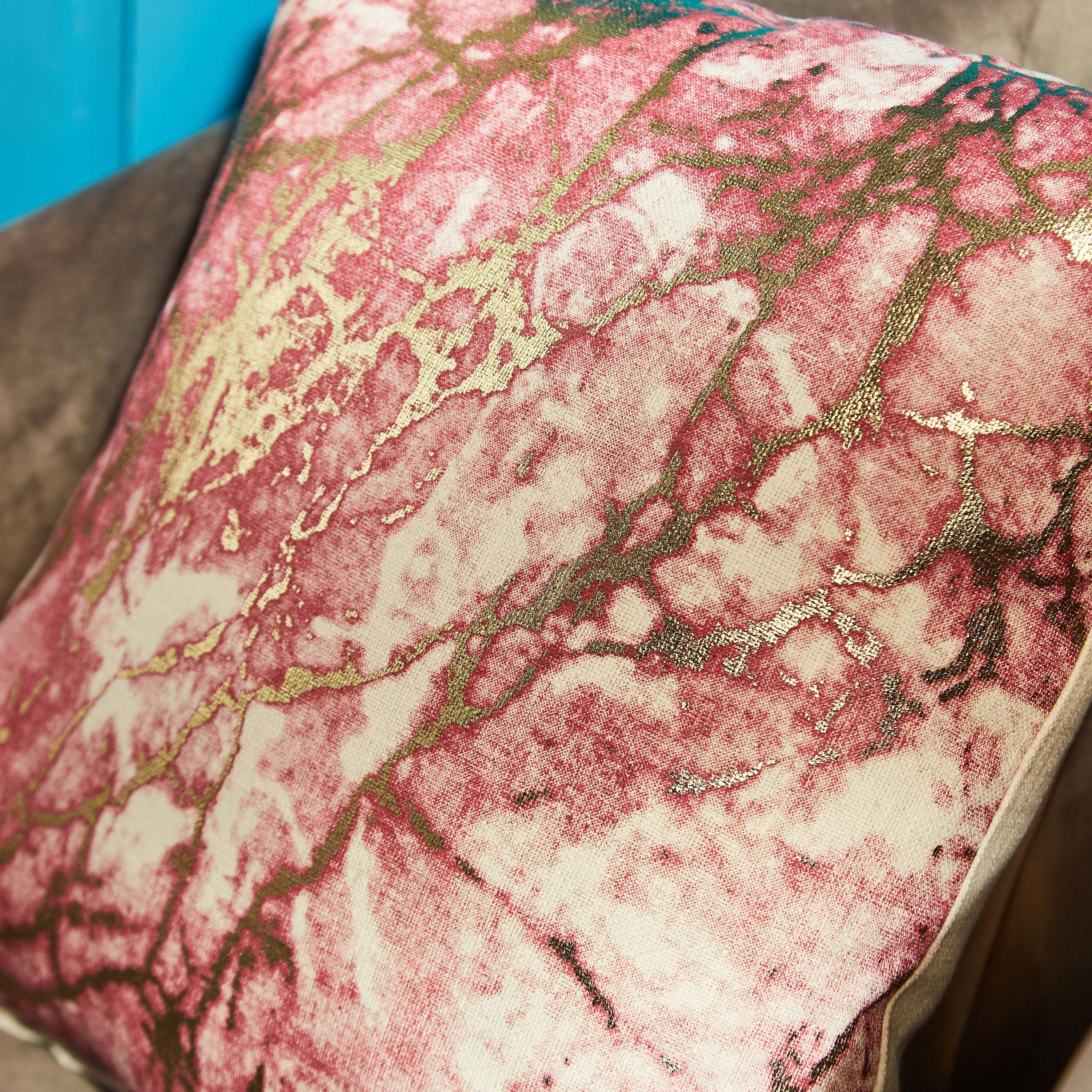 غطاء وسادة بطبعات فويل ماربل من ماجيستيك - 40x40 سم-hbxhomeware-cushionsandcovers-cushioncovers-image-2