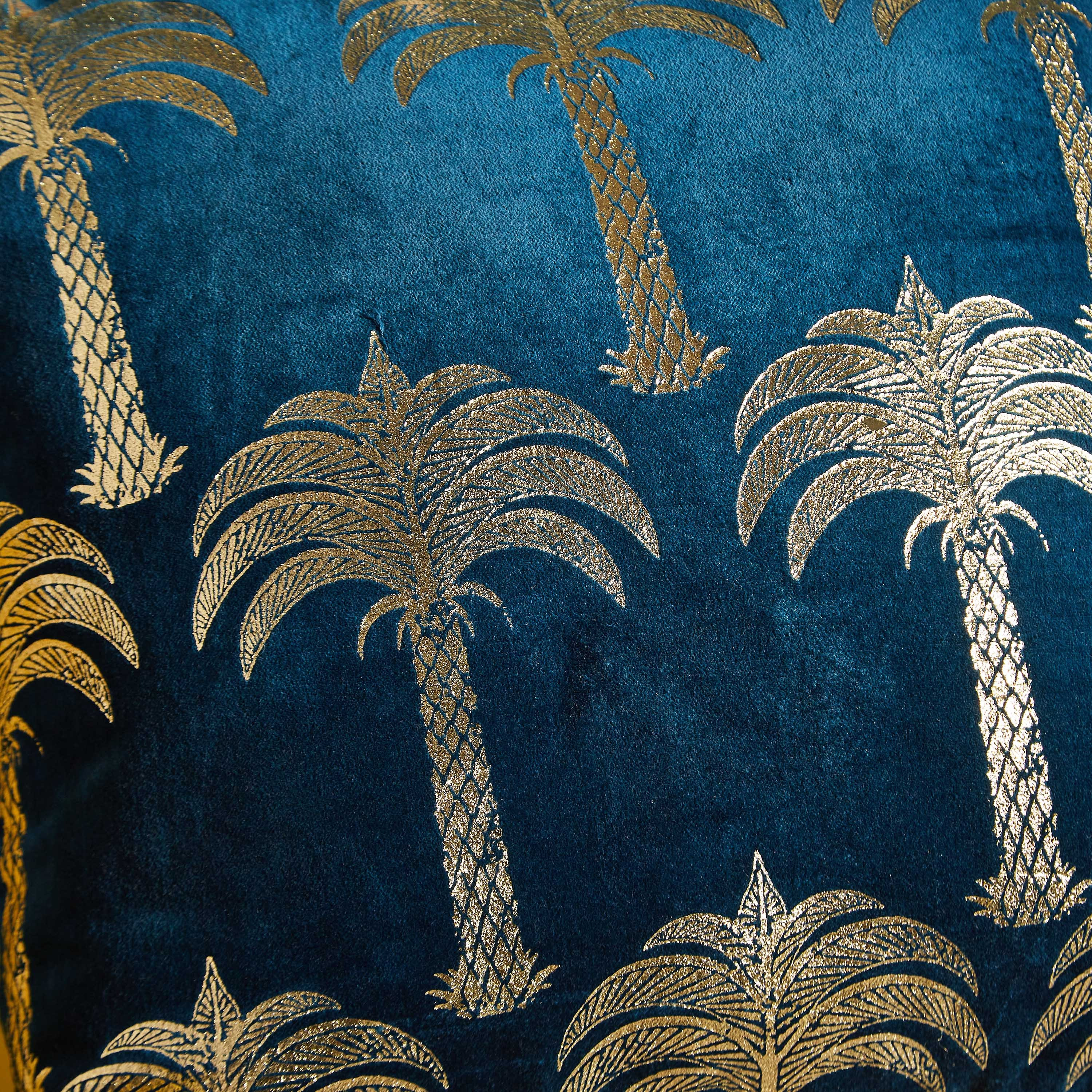 وسادة محشوة مخملية بطبعات فويل بالميرا من ميراج - 40x40 سم-hbxlivingroom-furnishings-cushionsandcovers-filledcushions-image-2