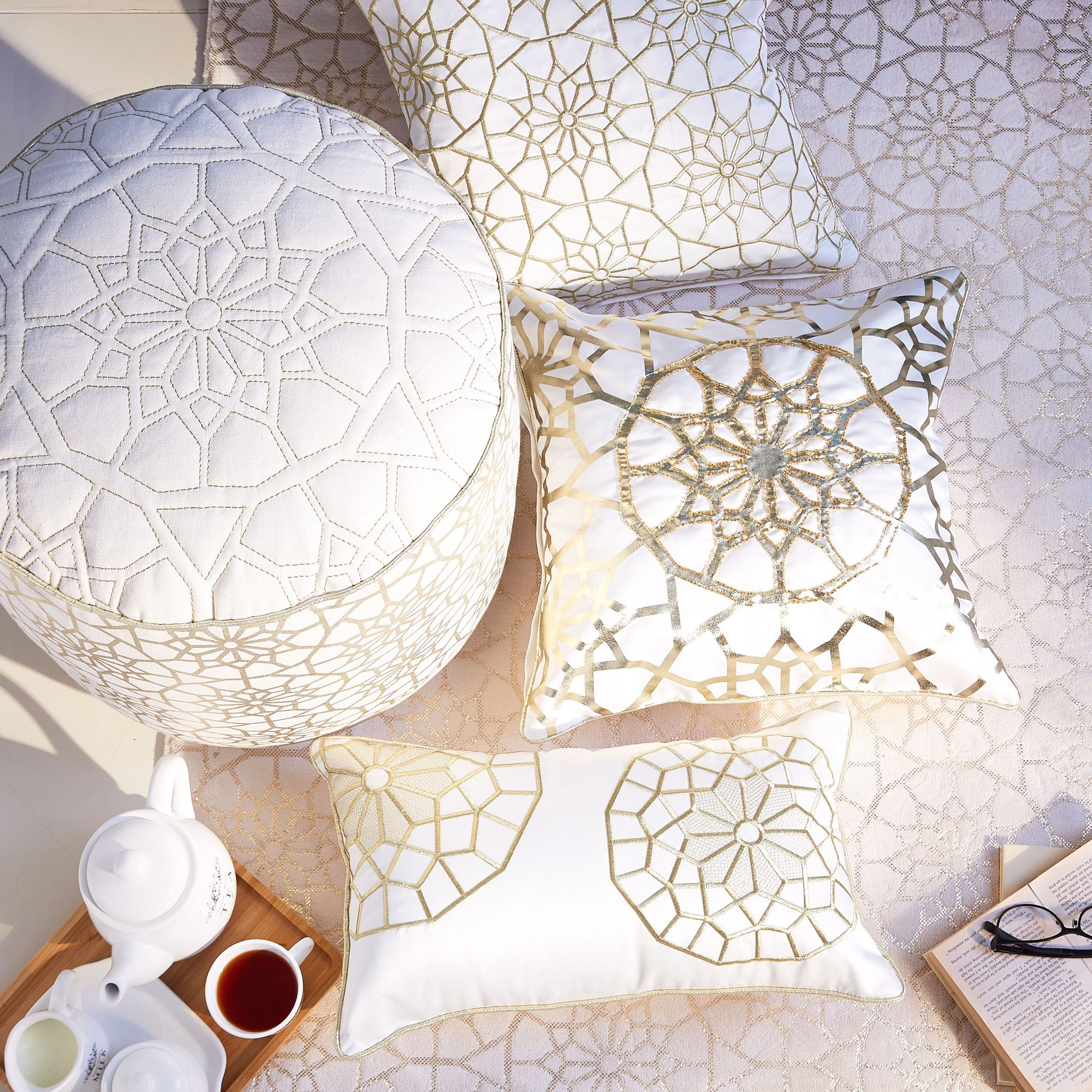 وسادة محشوة مطرزة لارا من مشربية - 30x50 سم-hbxlivingroom-furnishings-cushionsandcovers-filledcushions-image-5