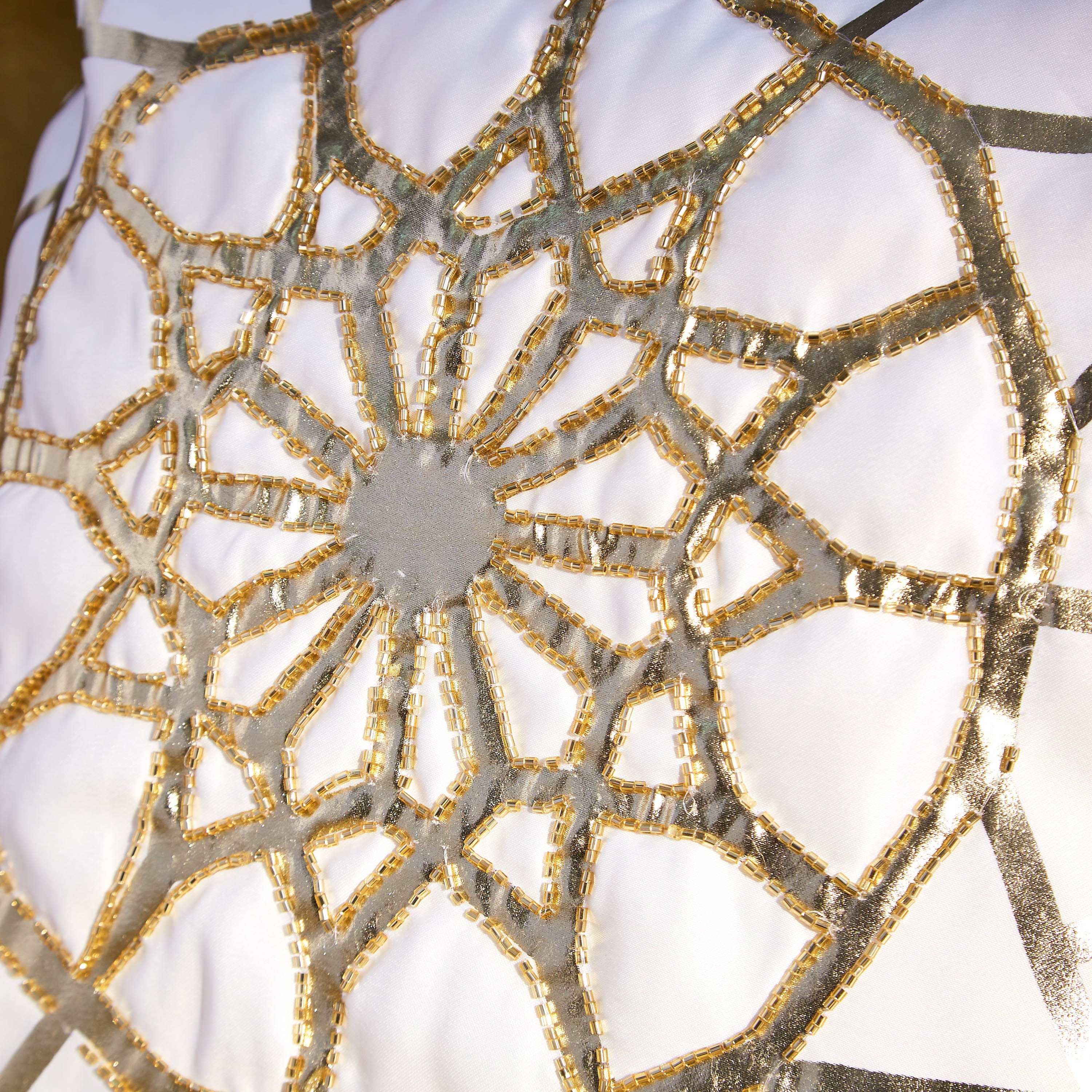 وسادة محشوة مطرزة من مشربية ناسين - 45x45 سم-hbxlivingroom-furnishings-cushionsandcovers-filledcushions-image-2