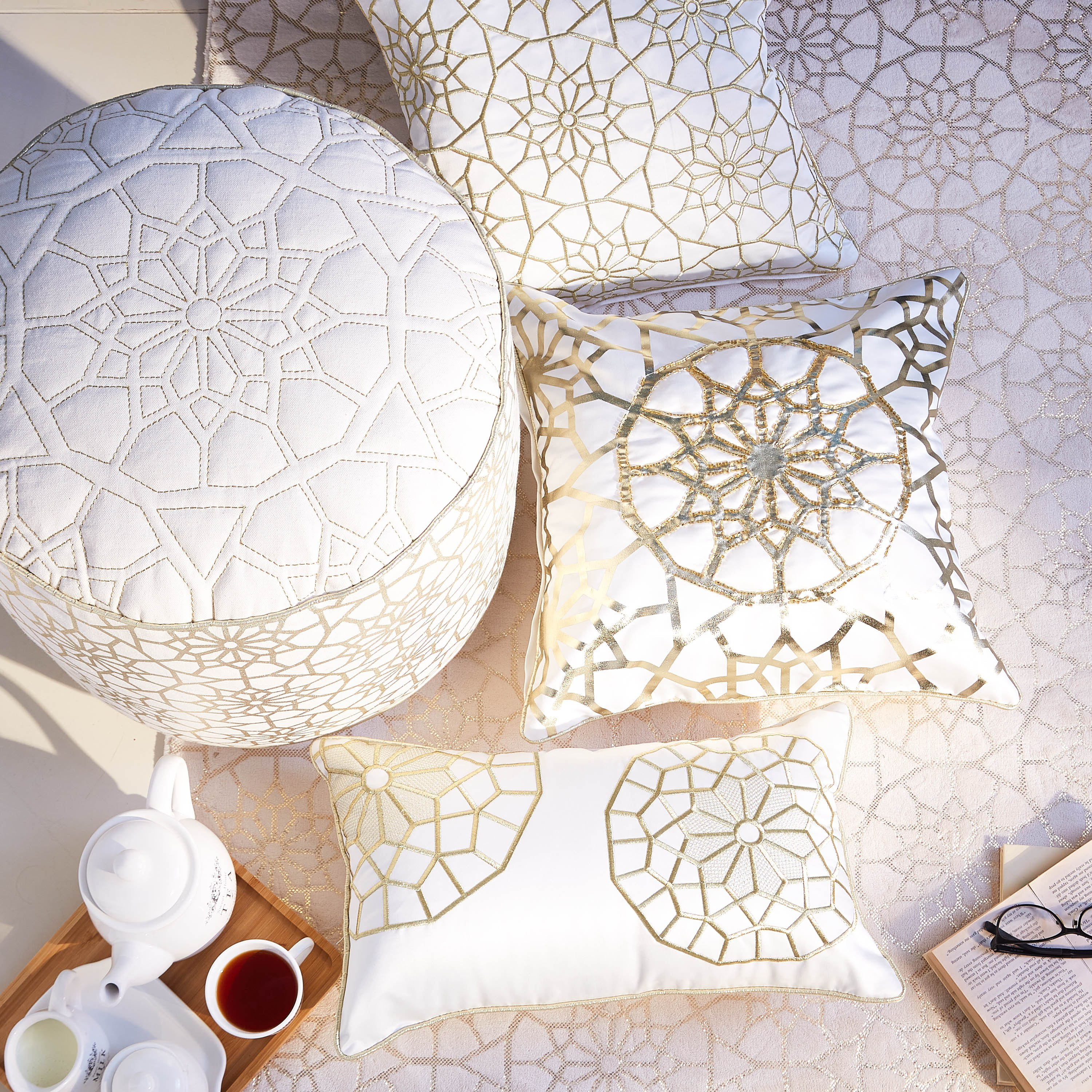 وسادة محشوة مطرزة من مشربية ناسين - 45x45 سم-hbxlivingroom-furnishings-cushionsandcovers-filledcushions-image-5