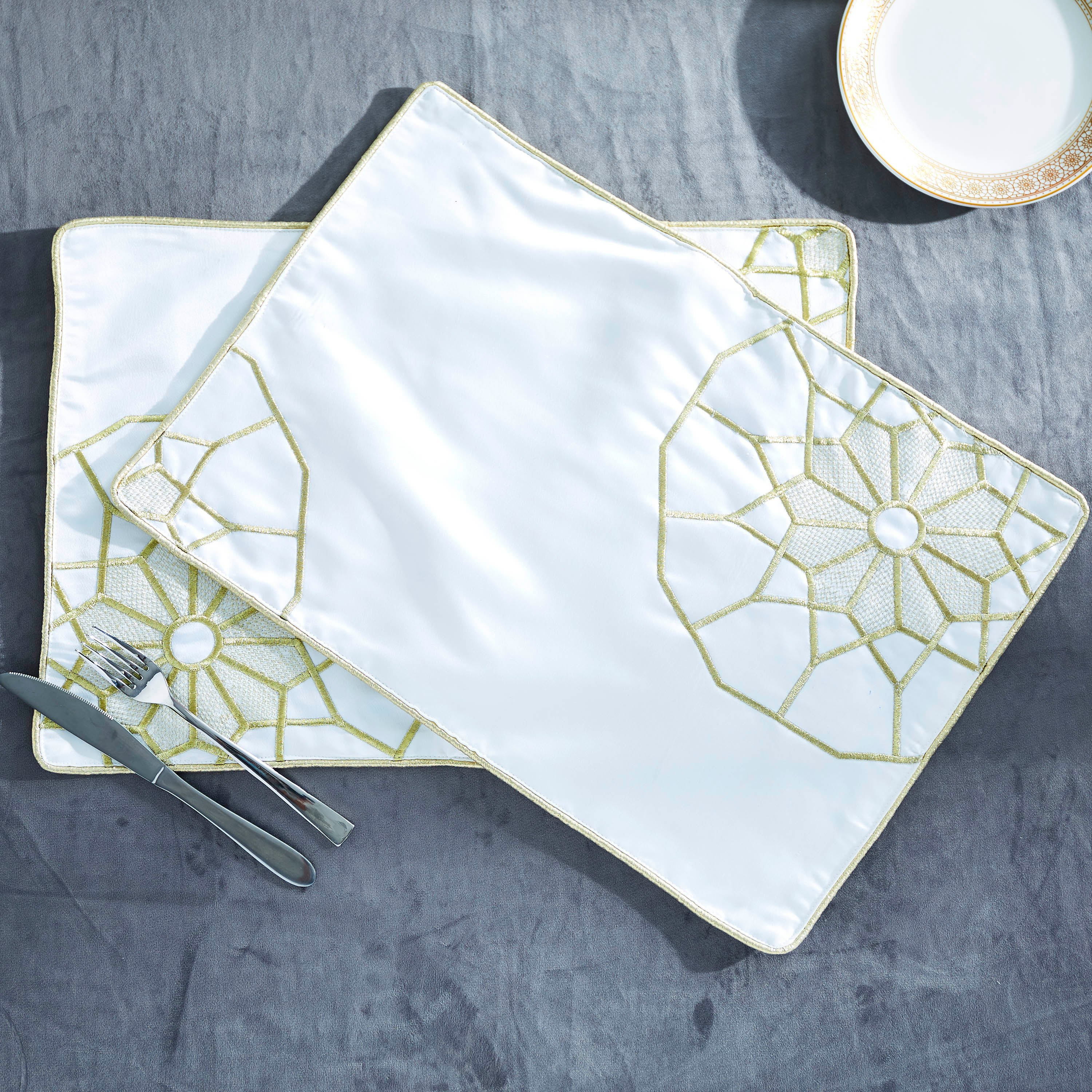 طقم لبادات صحون مطرزة من قطعتين إنايا مشربية-hbxdecorandfurnishings-homefurnishings-tablelinens-image-1