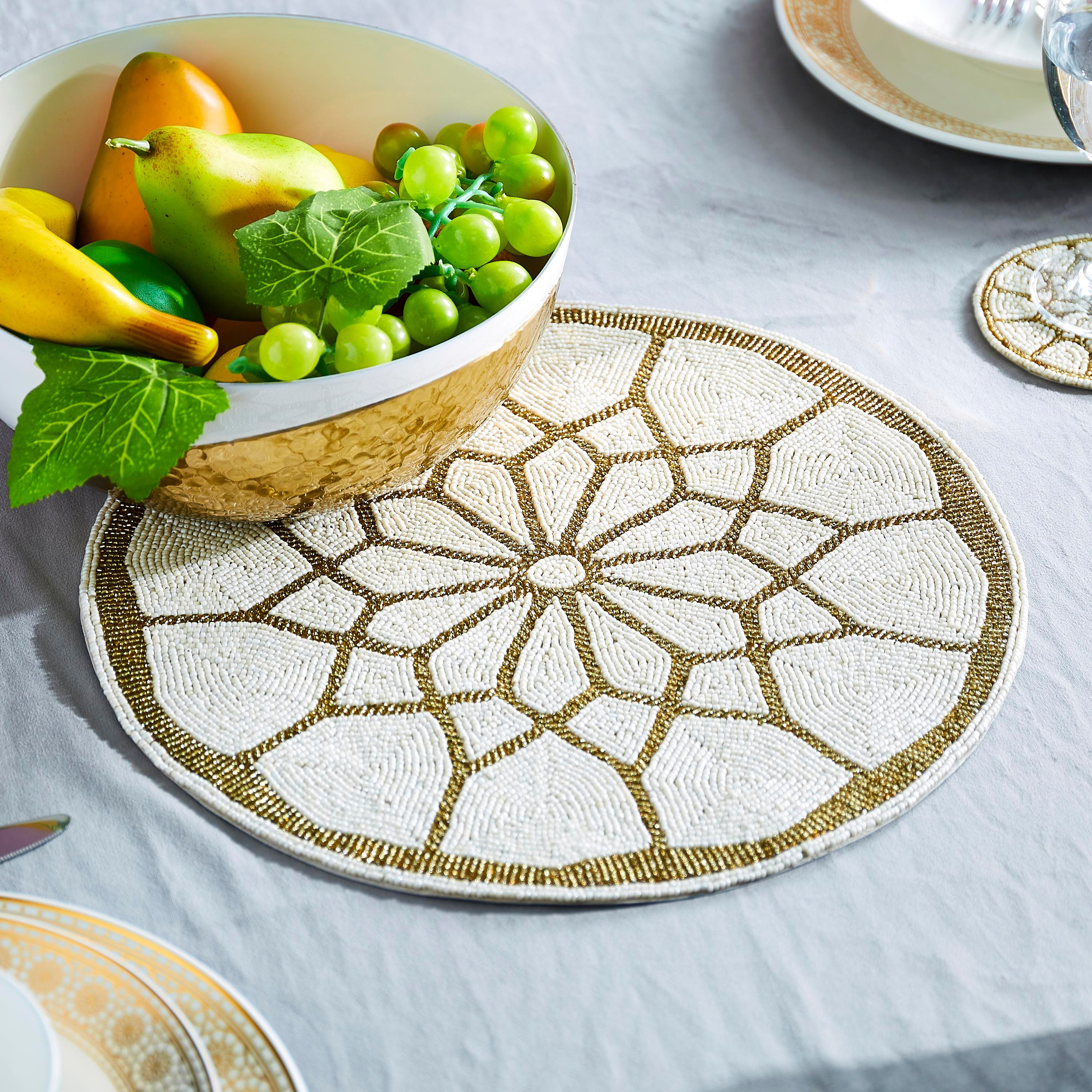 لبادة صحون مزينة بالخرز من مشربية تاسين-hbxdecorandfurnishings-homefurnishings-tablelinens-image-2