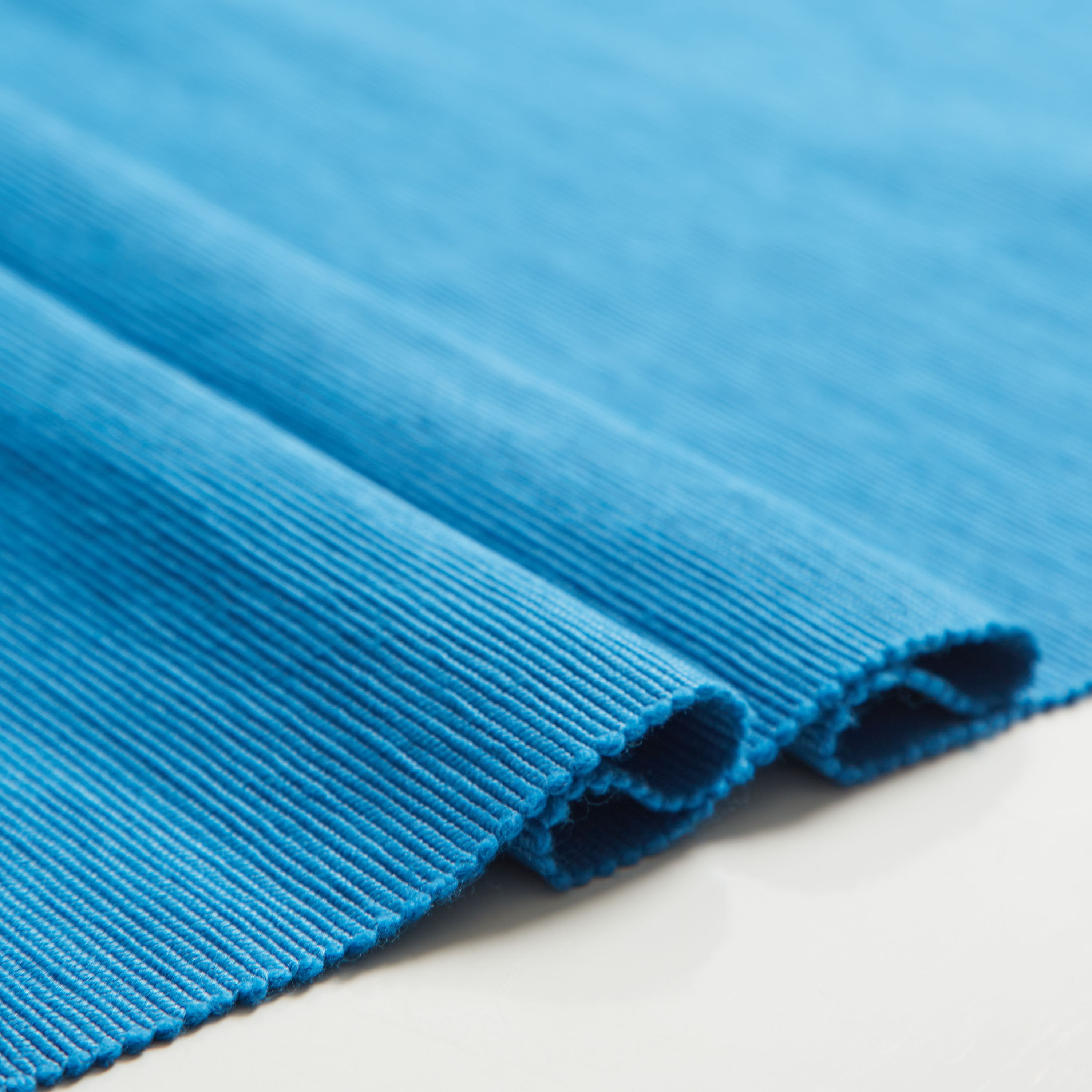مفرش مضلّع من أتلانتا - 33x120 سم-hbxdecorandfurnishings-homefurnishings-tablelinens-image-2