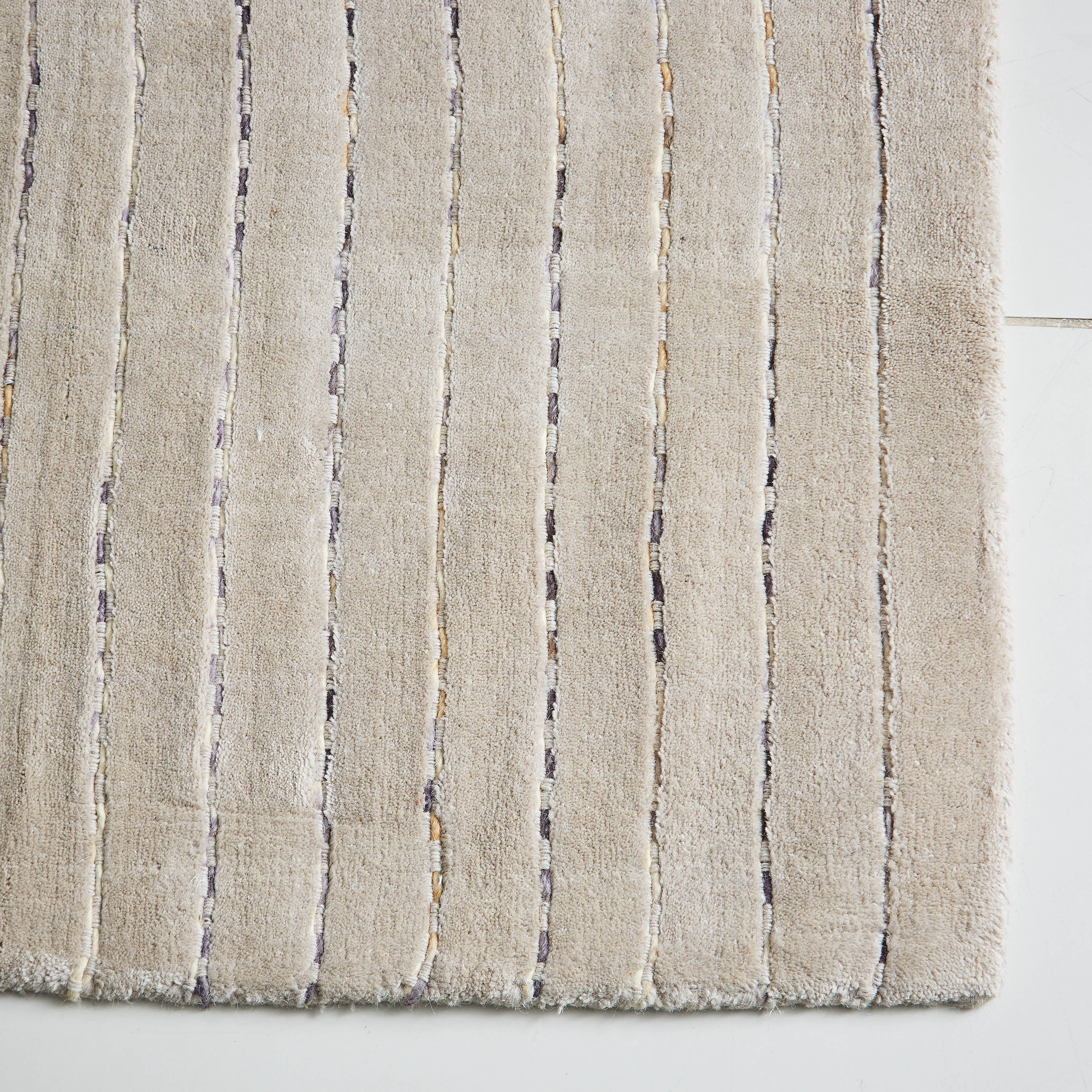 سجادة صوف مصنوعة يدويًا من لورينا - 120x170 سم-hbxdecorandfurnishings-floorcoverings-rugs-image-2