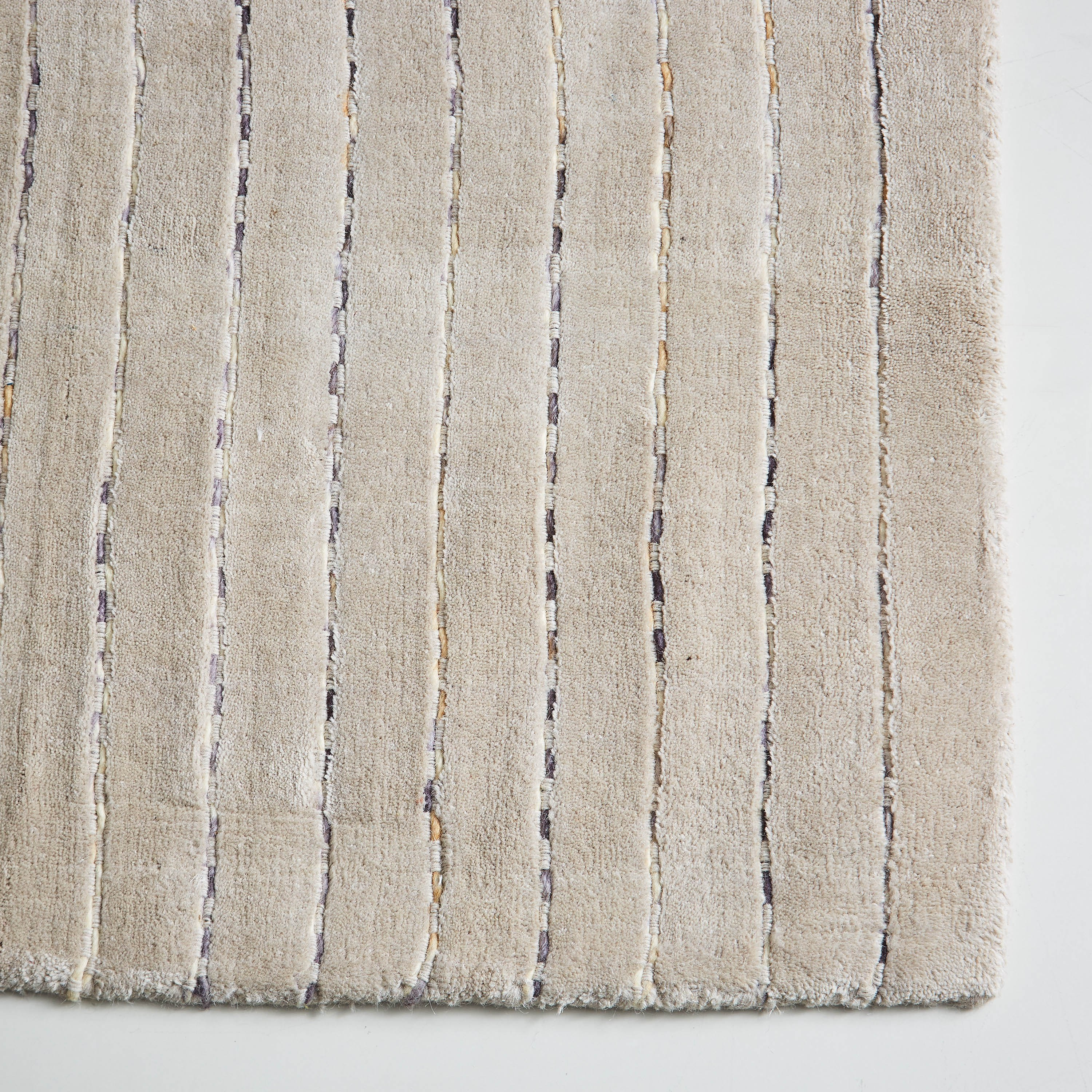 سجادة صوف مصنوعةً يدوياً من لورينا - 160x230 سم-hbxdecorandfurnishings-floorcoverings-rugs-image-3