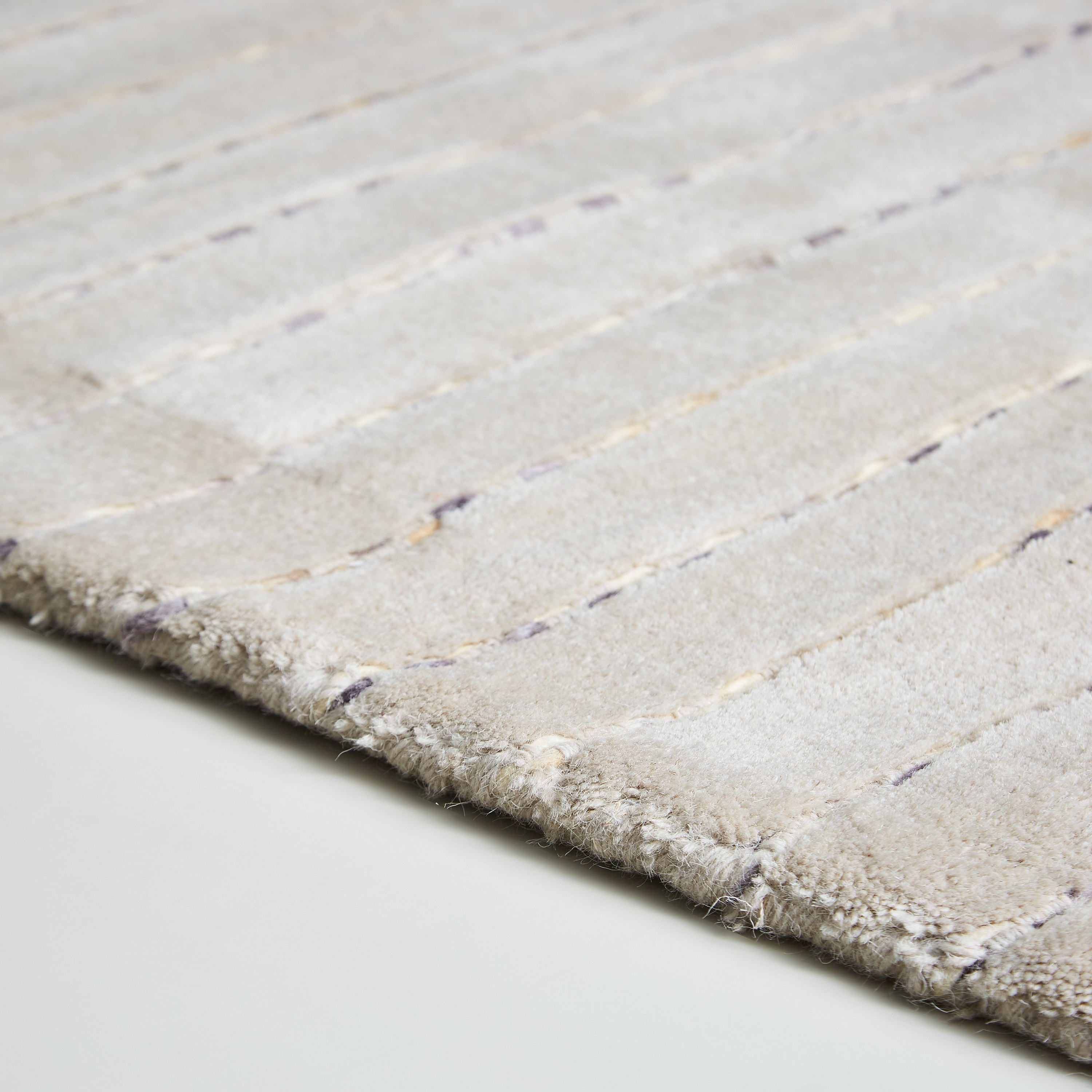 سجادة صوف مصنوعةً يدوياً من لورينا - 160x230 سم-hbxdecorandfurnishings-floorcoverings-rugs-image-4