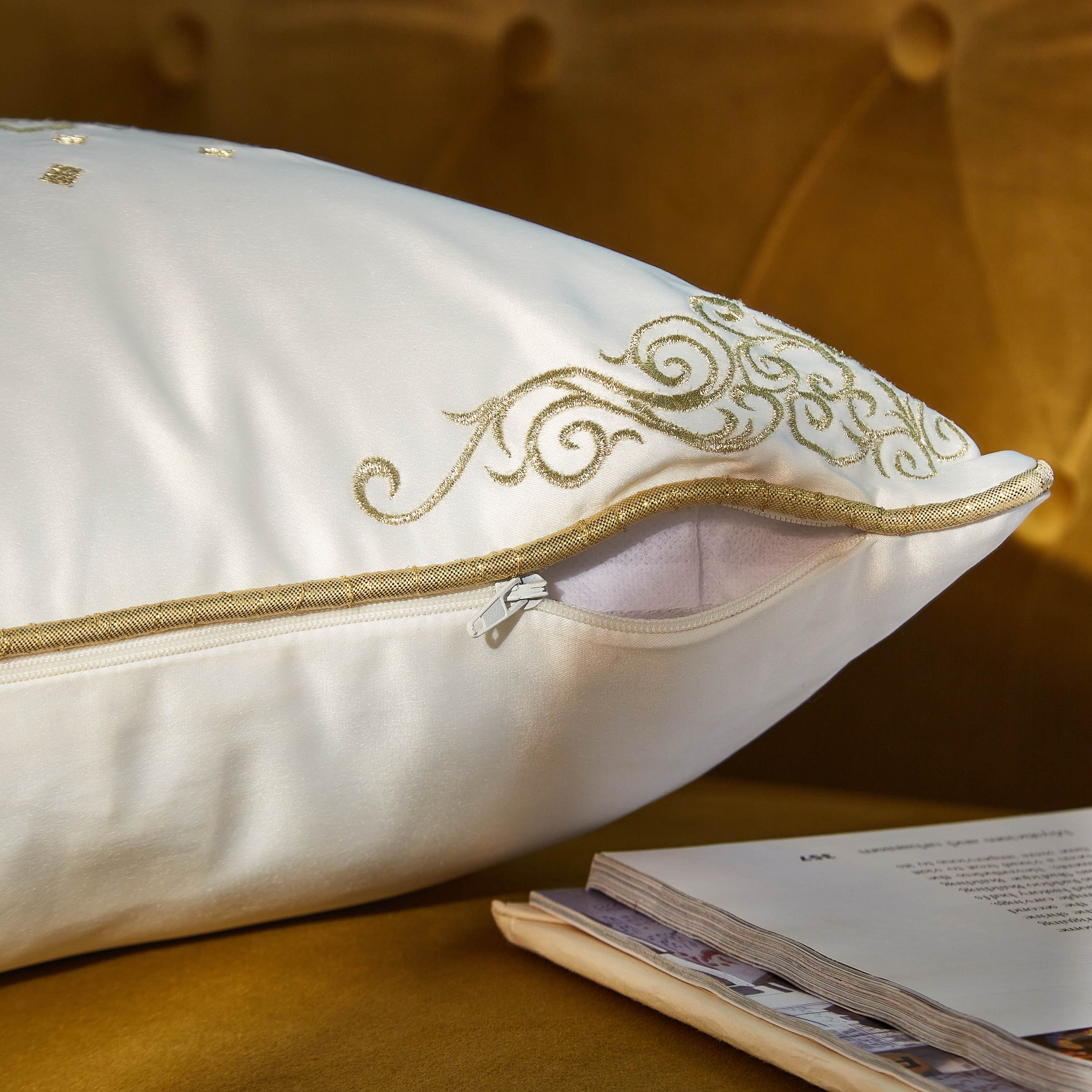 وسادة محشوة مطرزة- 45x45 سم-hbxlivingroom-furnishings-cushionsandcovers-filledcushions-image-3