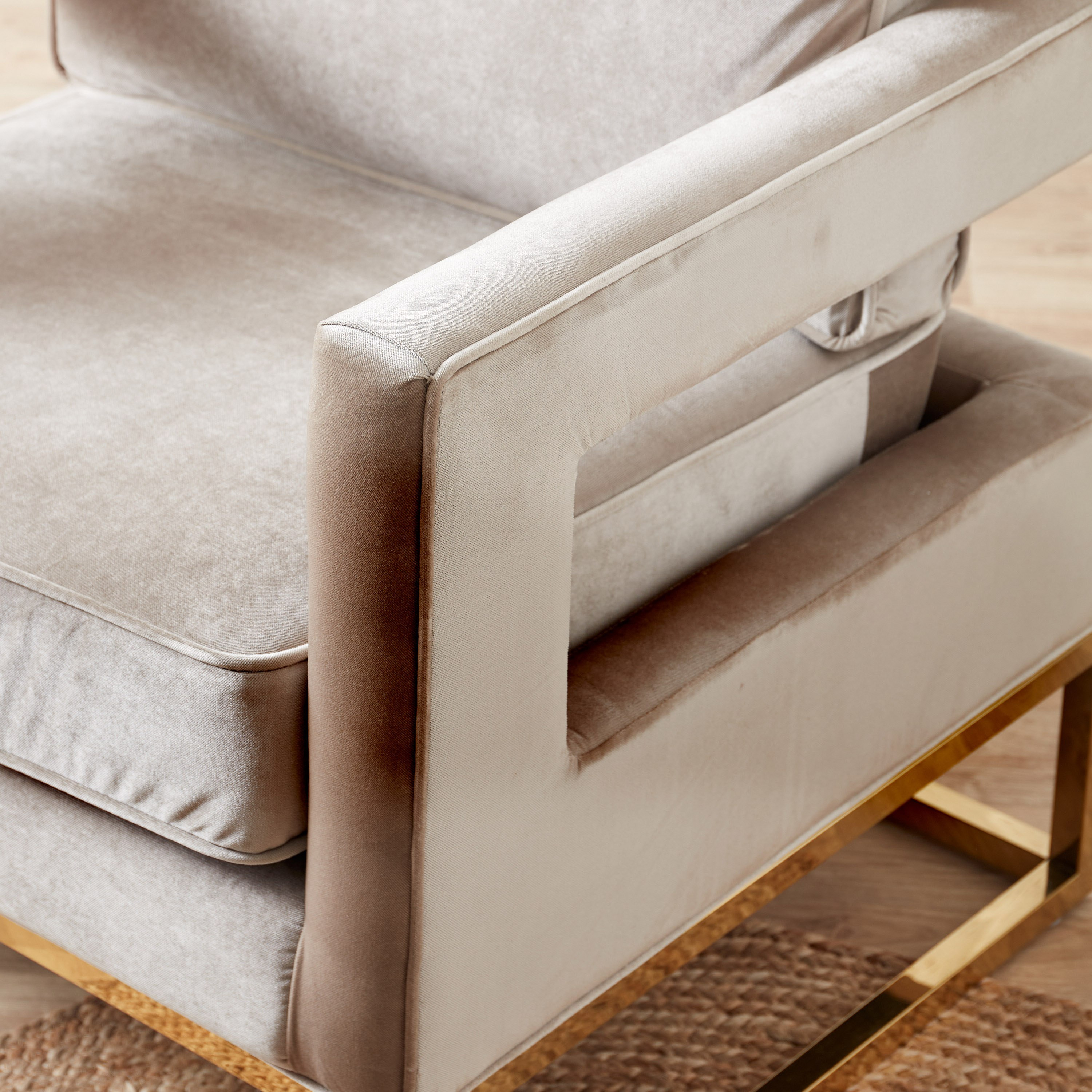 Tracy Accent Chair-hbxlivingroom-sofasandarmchairs-easychairs-image-3