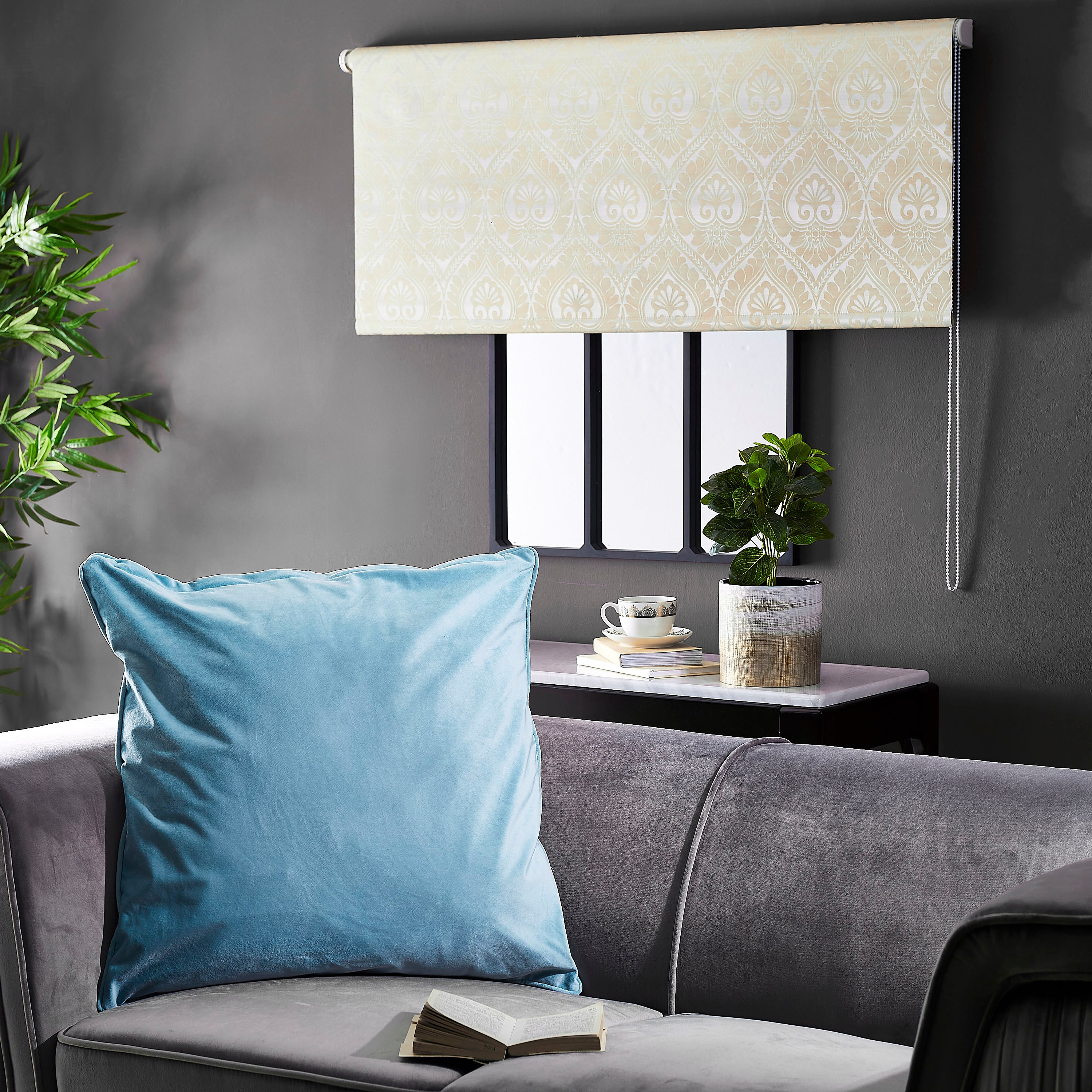 وسادة محشوة مخملية من دوف - 65x65 سم-hbxlivingroom-furnishings-cushionsandcovers-filledcushions-image-2