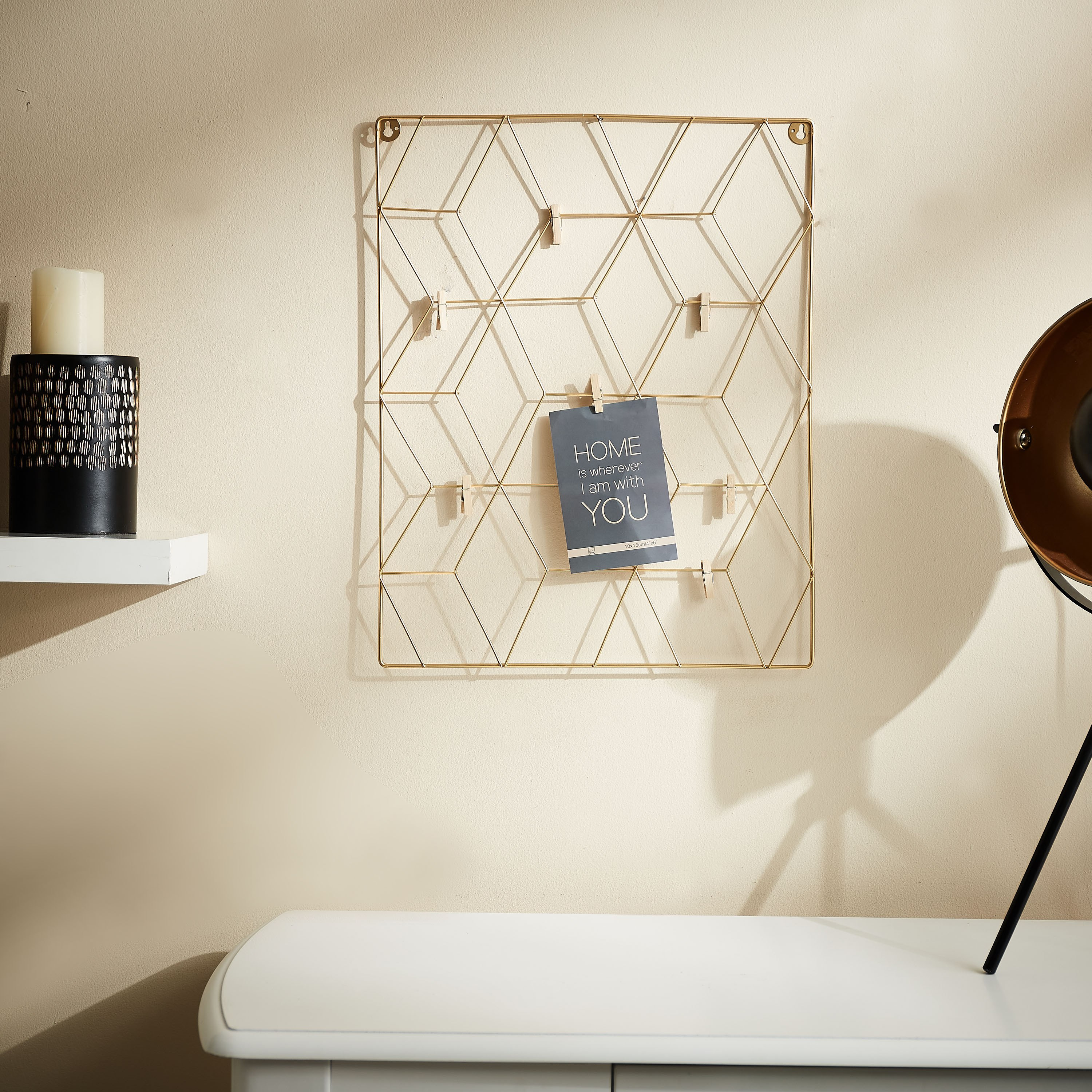 برواز صور معدني بشبكة من كييرا - 40x50 سم-hbxbedroom-decorandaccessories-photoframes-image-1