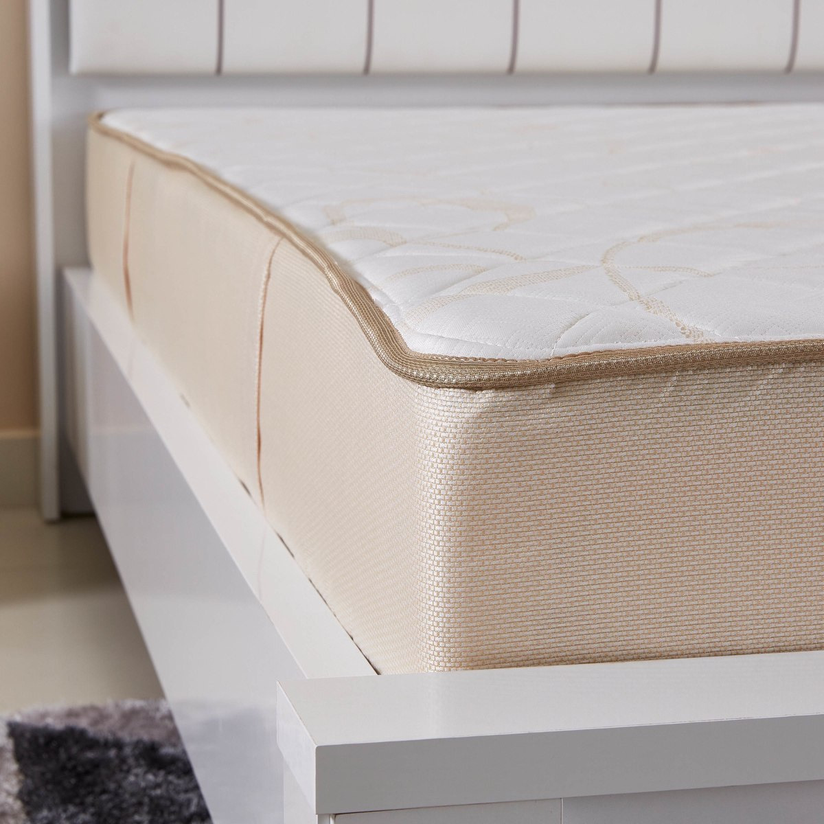 مرتبة فيسكو ميموري فوم ونوابض حلزونية من آي سبينيوبيديك - 150x200x24 سم-hbxbedroom-mattresses-queen-image-3