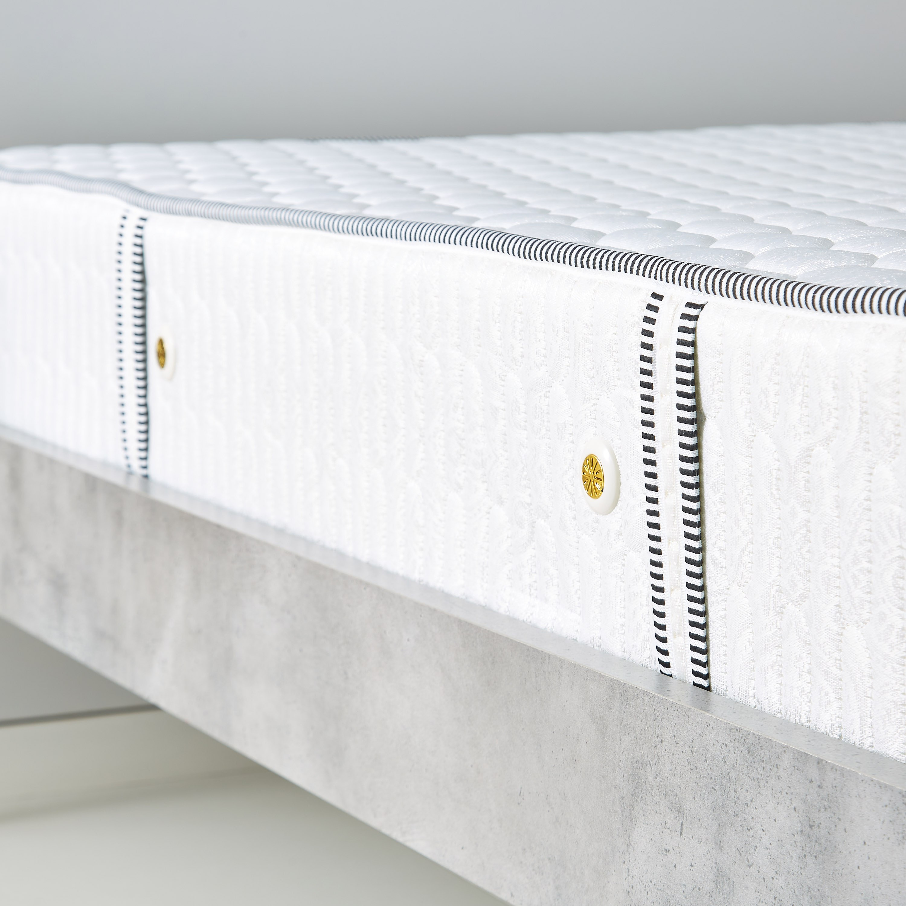 iValencia Twin Bonnell Spring Mattress - 120x200x22 cm-hbxfurniture-mattresses-twin-image-5