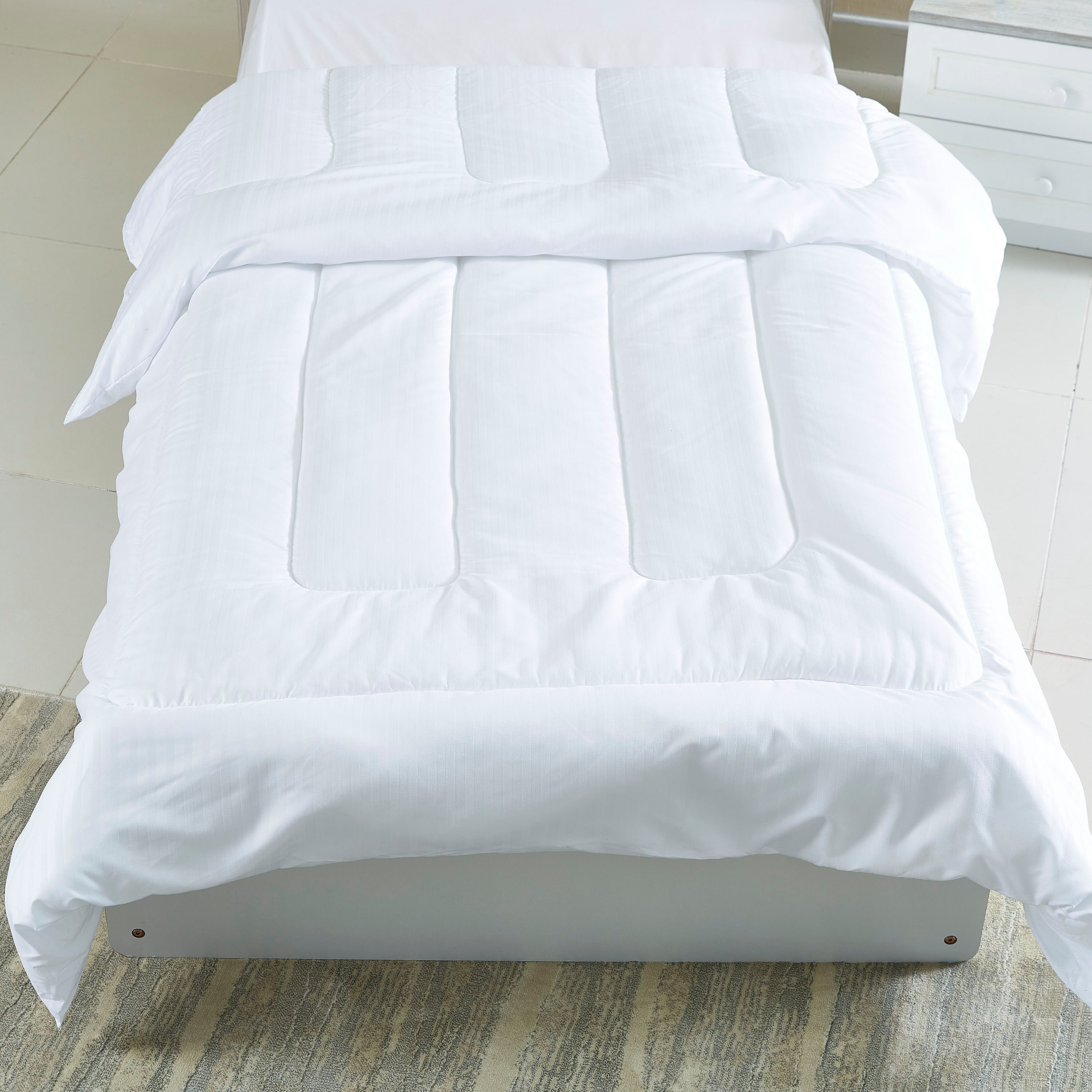 Hilton Twin Duvet - 150x220 cm-hbxdecorandfurnishings-bedding-duvetsandpillows-image-2