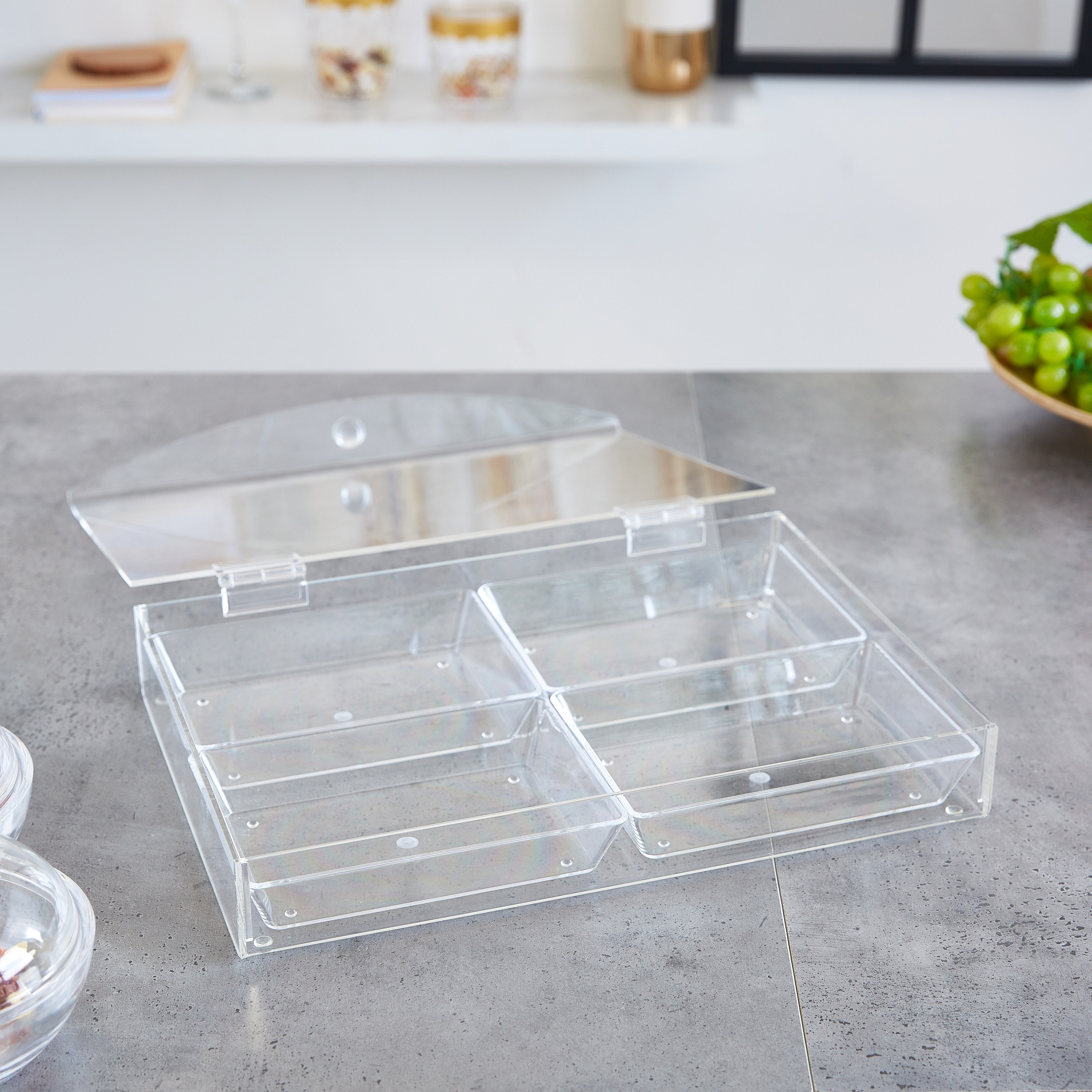 صندوق حلوى أكريليك 4 أقسام - 36 × 25 سم-hbxdecorandfurnishings-tabletop-serveware-image-2