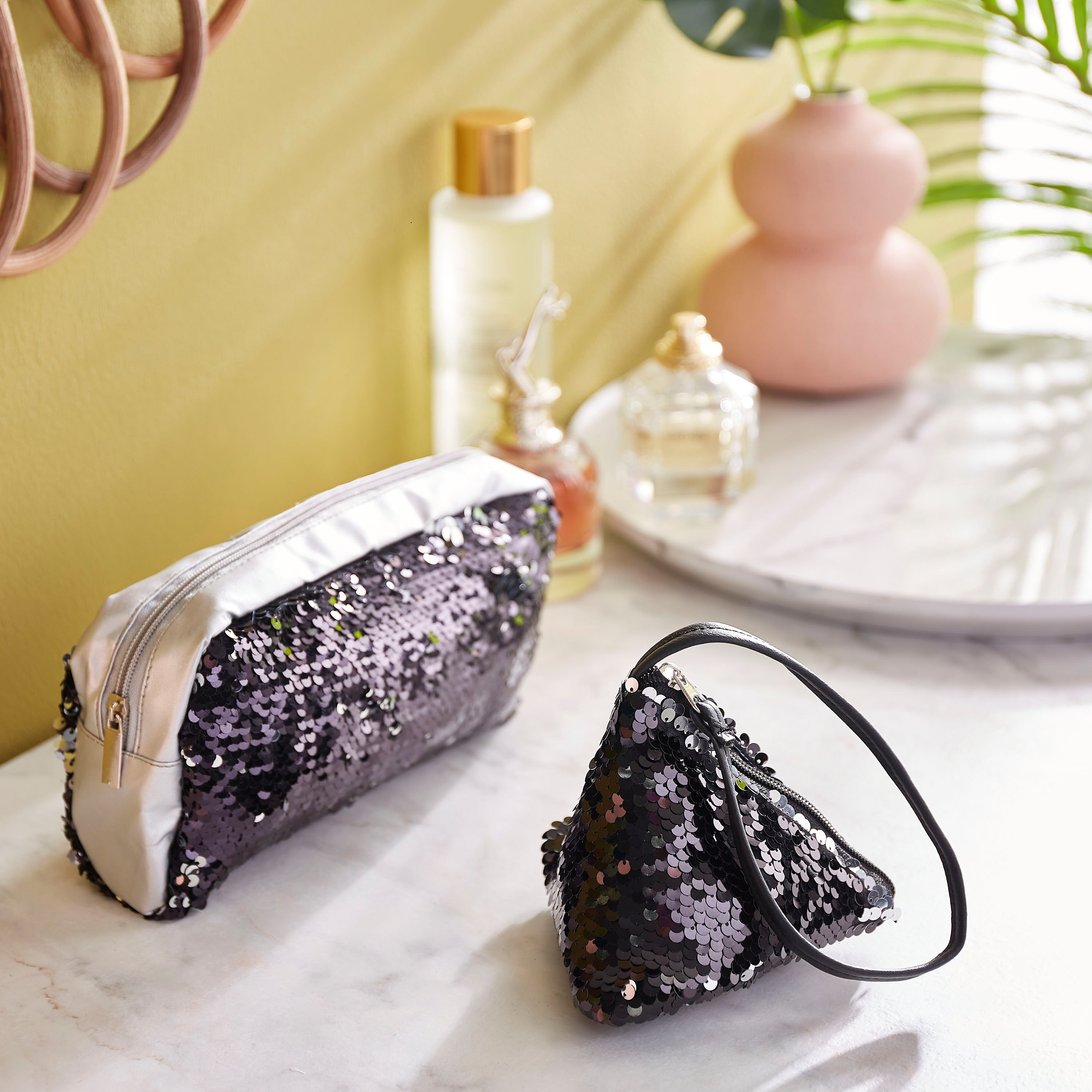شنطة مزينة بالترتر كريج من أتش بي أس أو-hbxdecorandfurnishings-travelaccessories-bagsandbackpacks-image-4