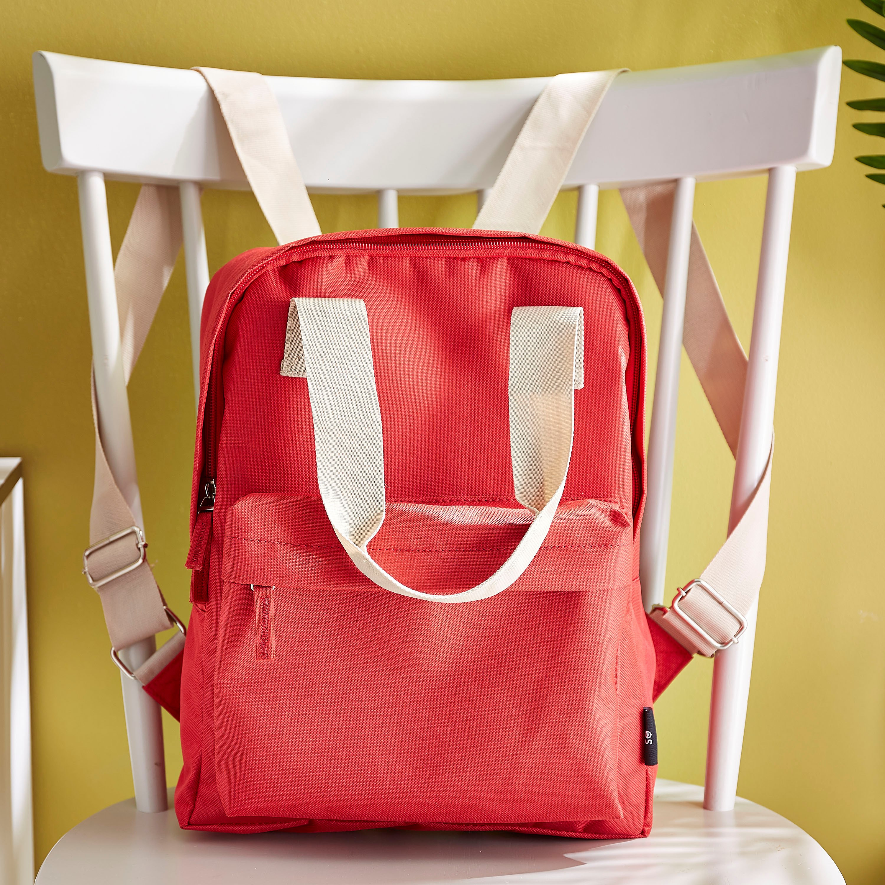 حقيبة من أتش بي أس أو-hbxdecorandfurnishings-travelaccessories-bagsandbackpacks-image-1