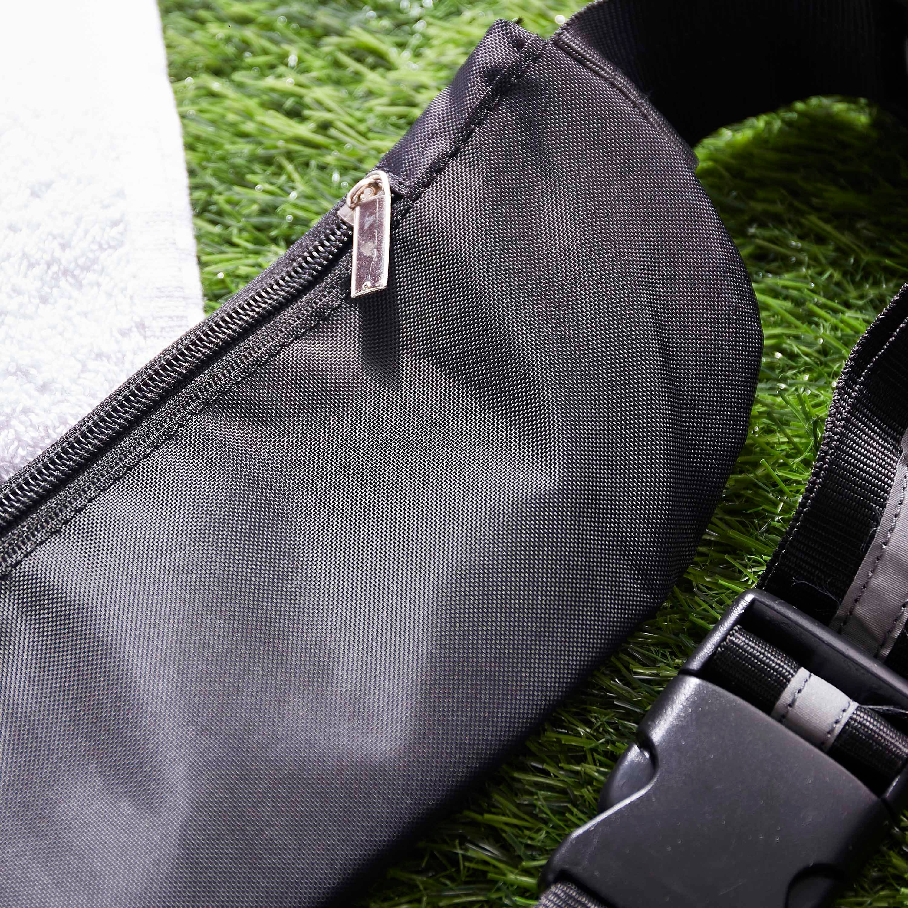 حقيبة ركض صغيرة مزودة بعاكس من أتش بي أس أو-hbxdecorandfurnishings-travelaccessories-bagsandbackpacks-image-2