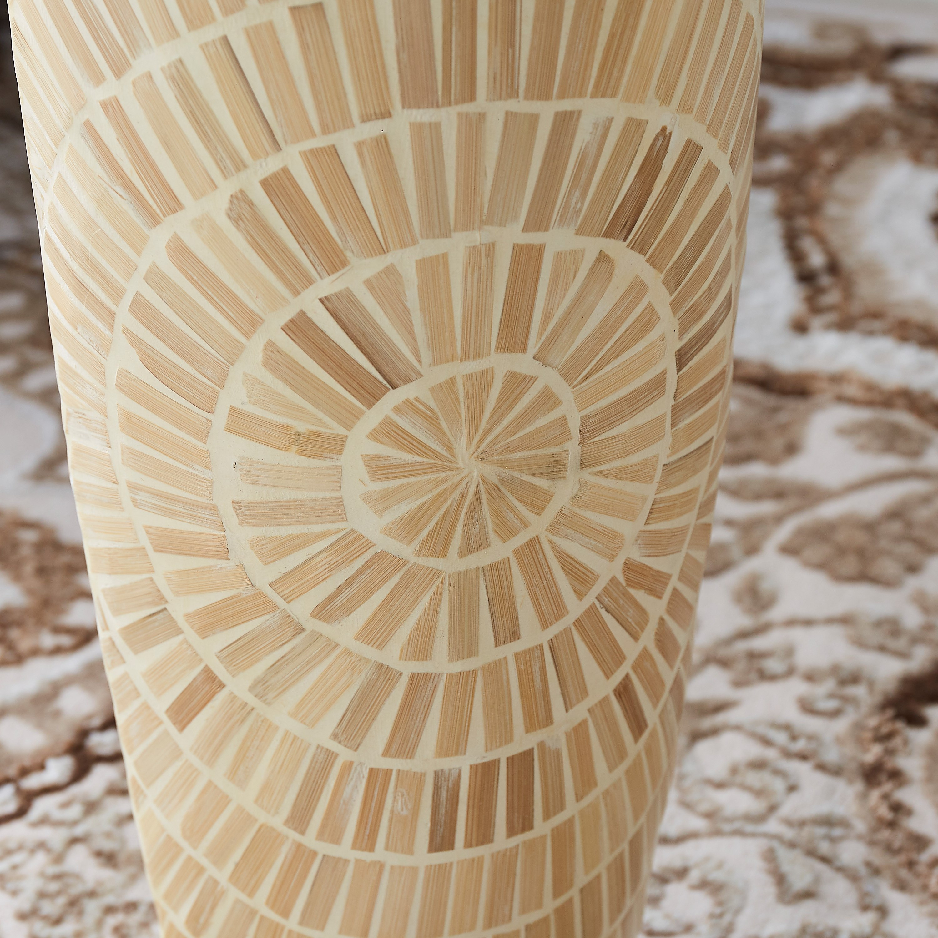 مزهرية بيضاوية طويلة من الخيزران من إزرا كابيز - 26x16x62 سم-hbxbedroom-decorandaccessories-vases-image-3