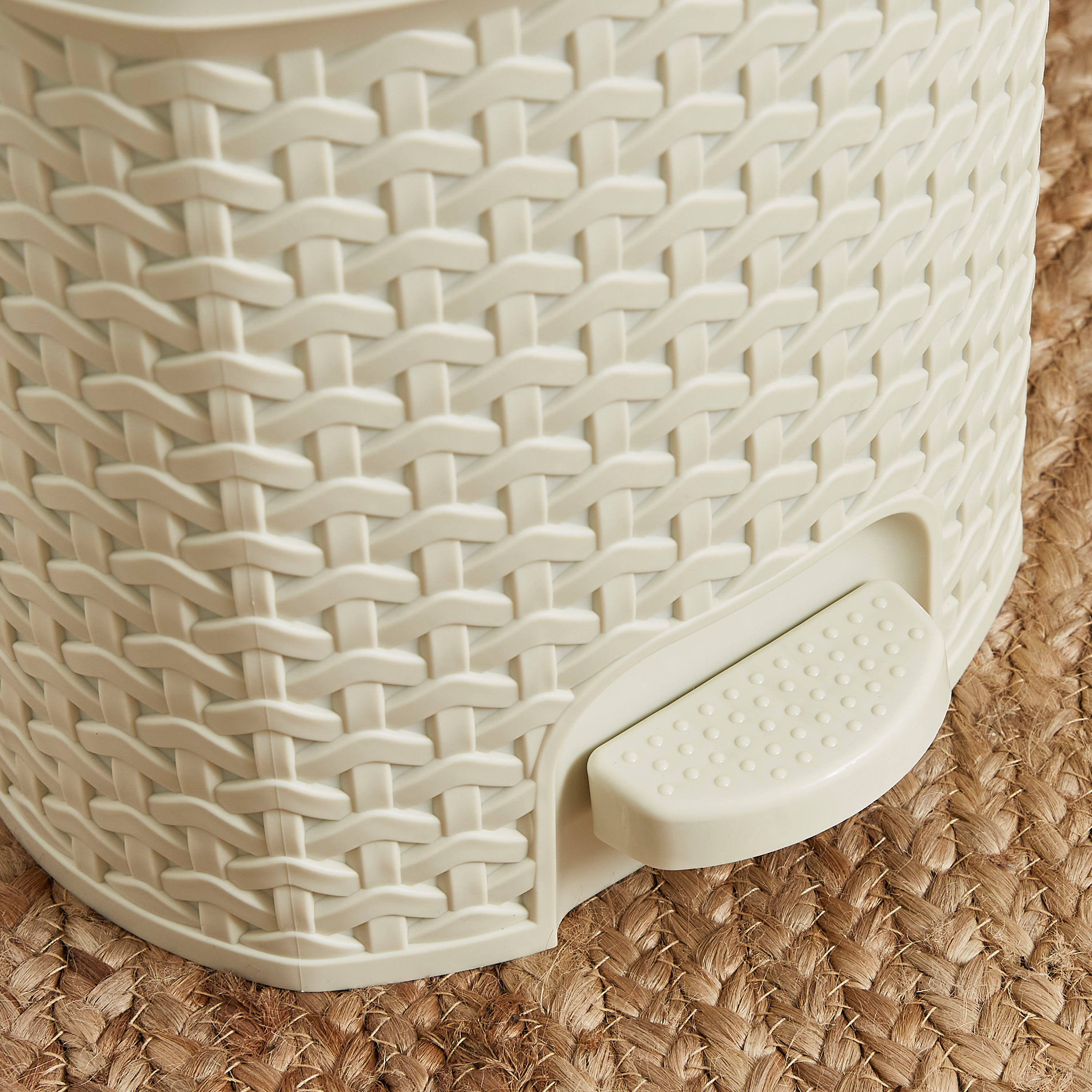 سلة نفايات راتان بدواسة قدم من جراسيا- 5.5 لتر-hbxhomeware-hbxbathroom-image-3