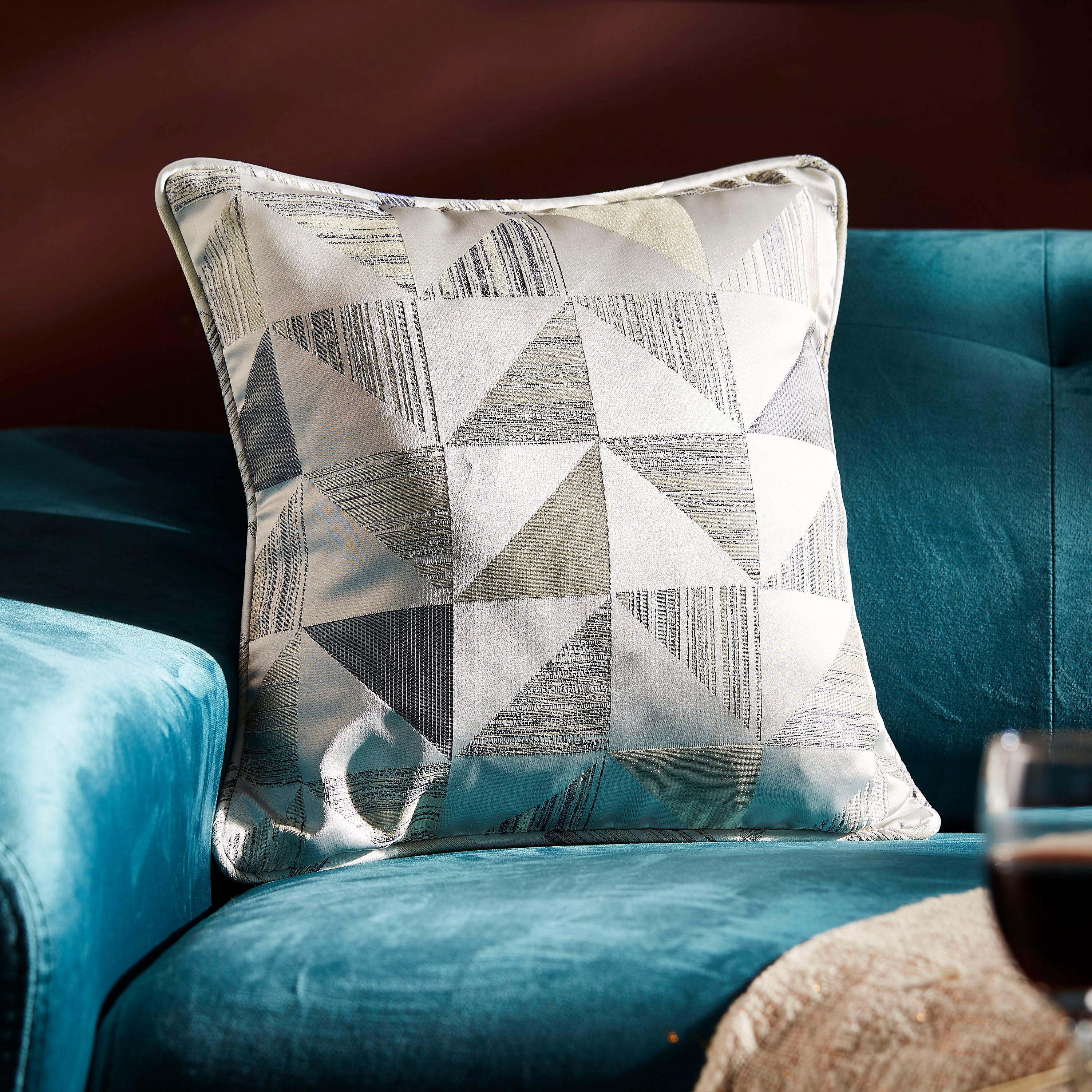 غطاء وسادة جاكار من جاكسون تريو - 40x40 سم-hbxhomeware-cushionsandcovers-cushioncovers-image-1
