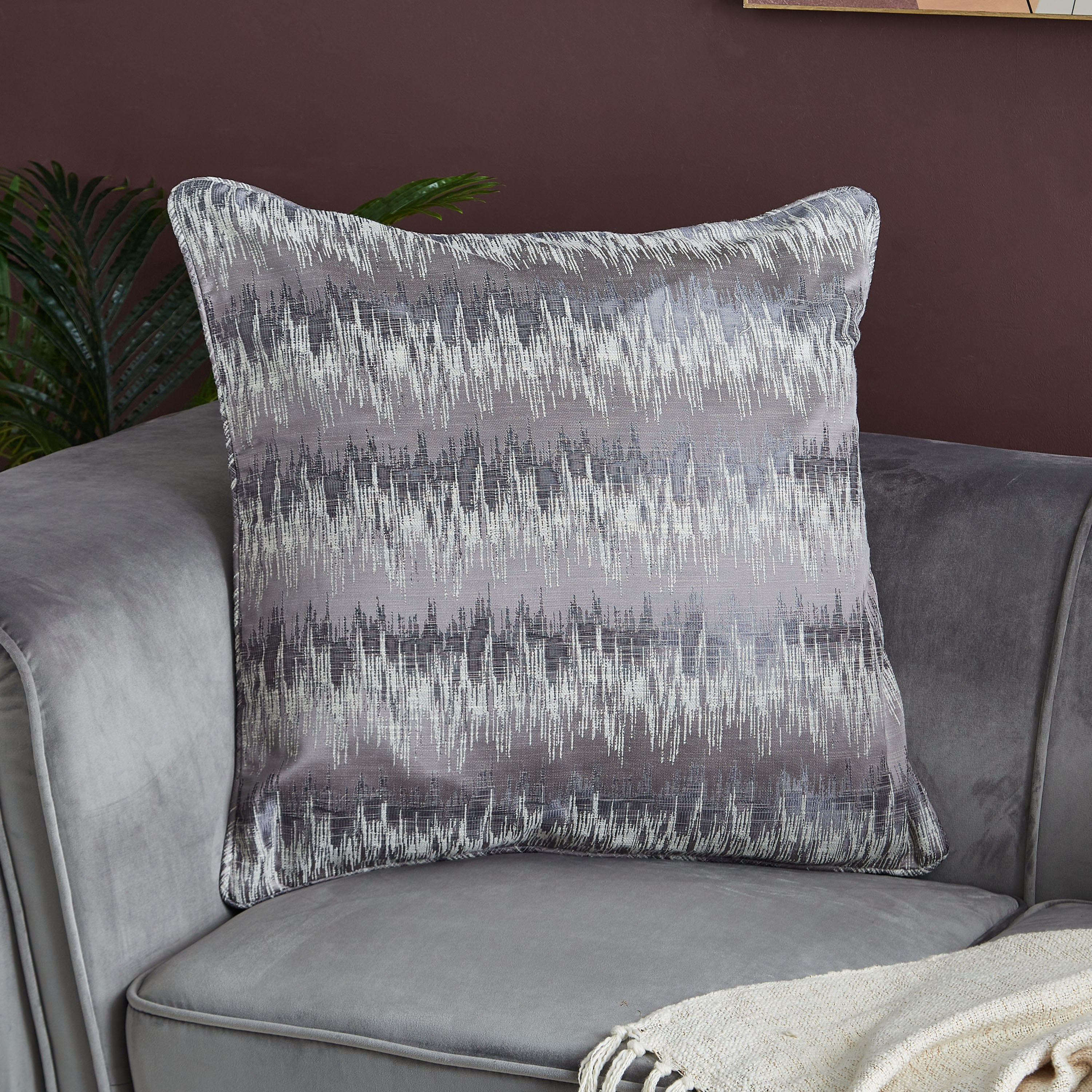 غطاء وسادة جاكار بارز الملمس من ريجنسي - 65x65 سم-hbxhomeware-cushionsandcovers-cushioncovers-image-1