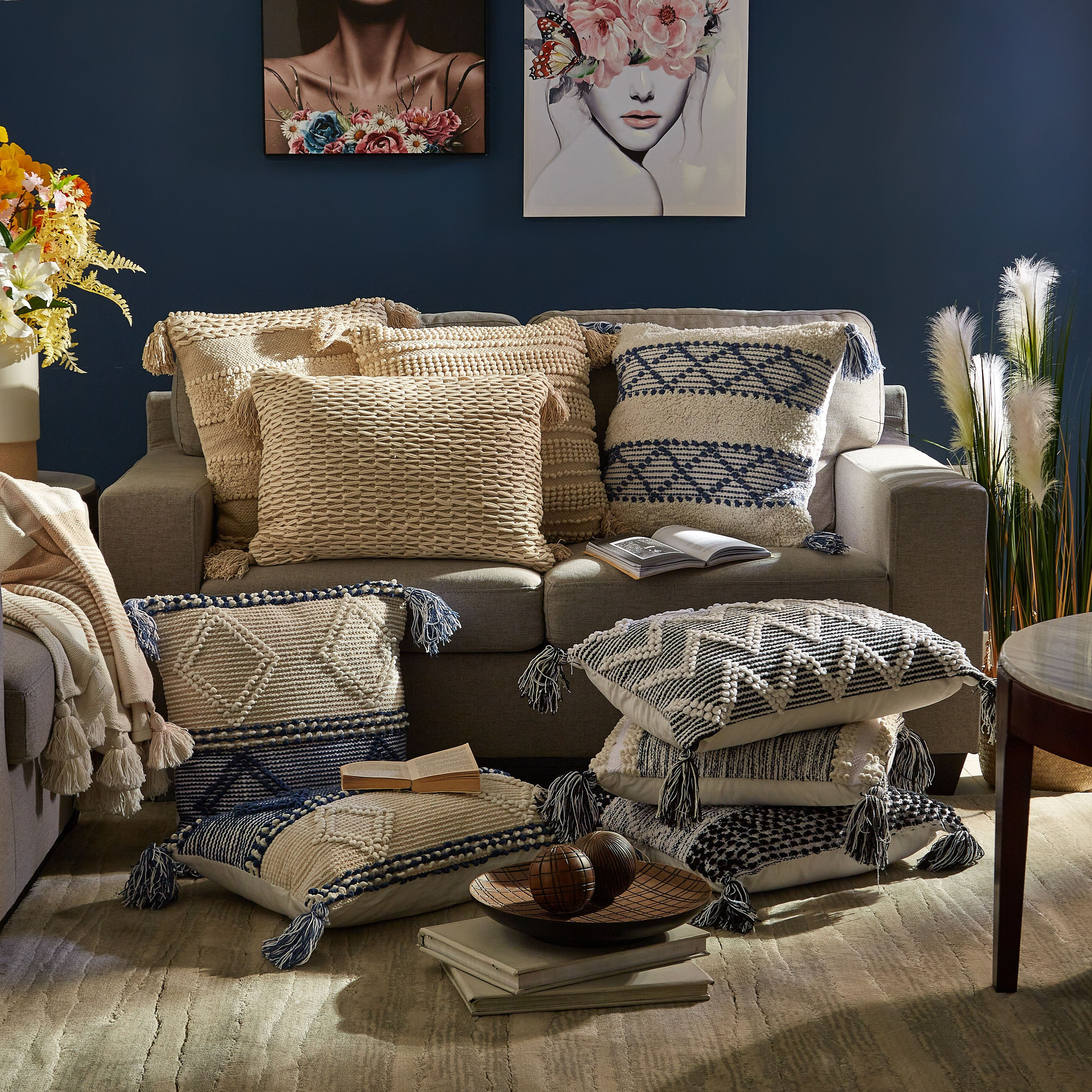 وسادة محشوة مصنوعة يدويًا من ساراي لواهري - 50x50 سم-hbxlivingroom-furnishings-cushionsandcovers-filledcushions-image-5