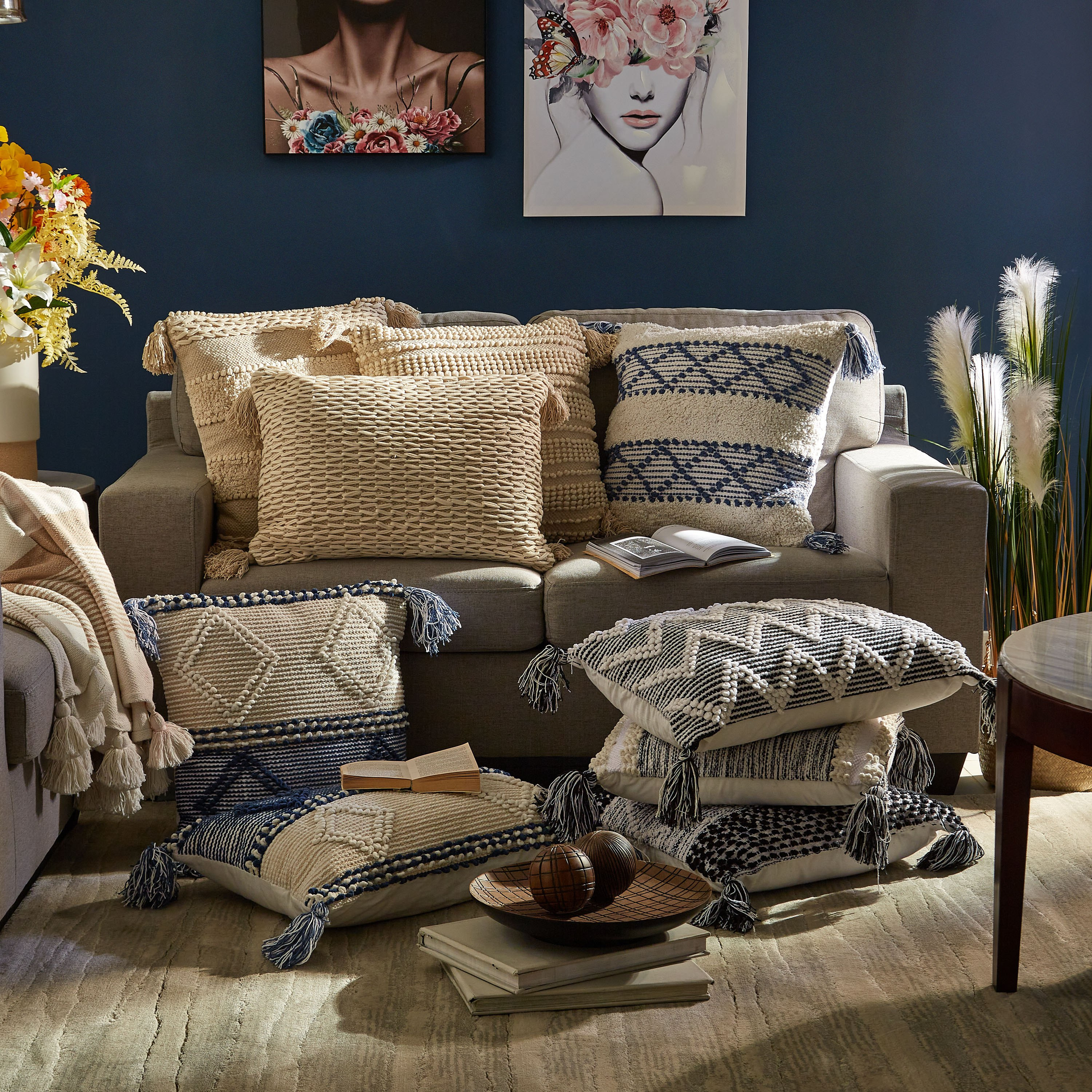 وسادة محشوة مصنوعة يدويًا من ساراي لوهري - 40x60 سم-hbxlivingroom-furnishings-cushionsandcovers-filledcushions-image-5