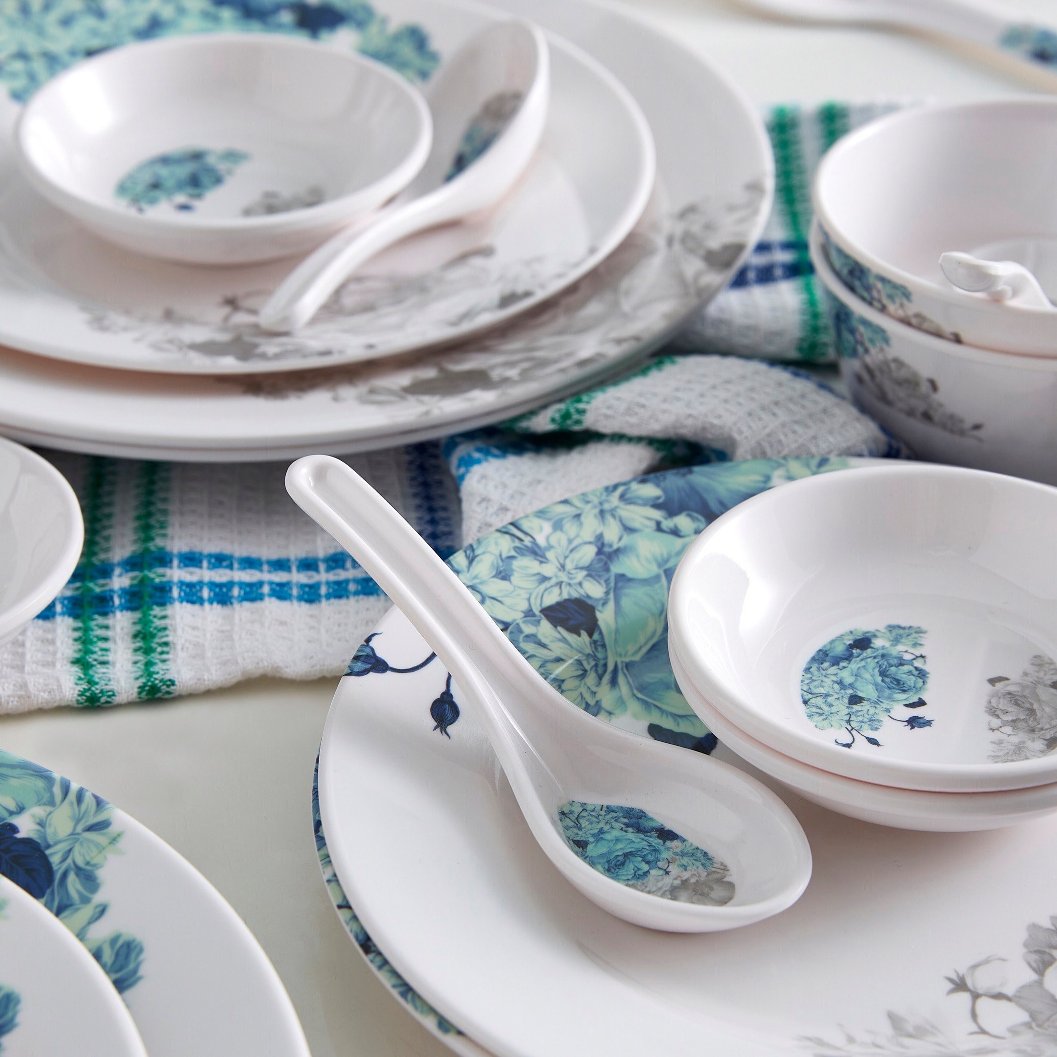 Aqua Rose 44-Piece Dinner Set-hbxhomeware-hbxkitchen-image-3