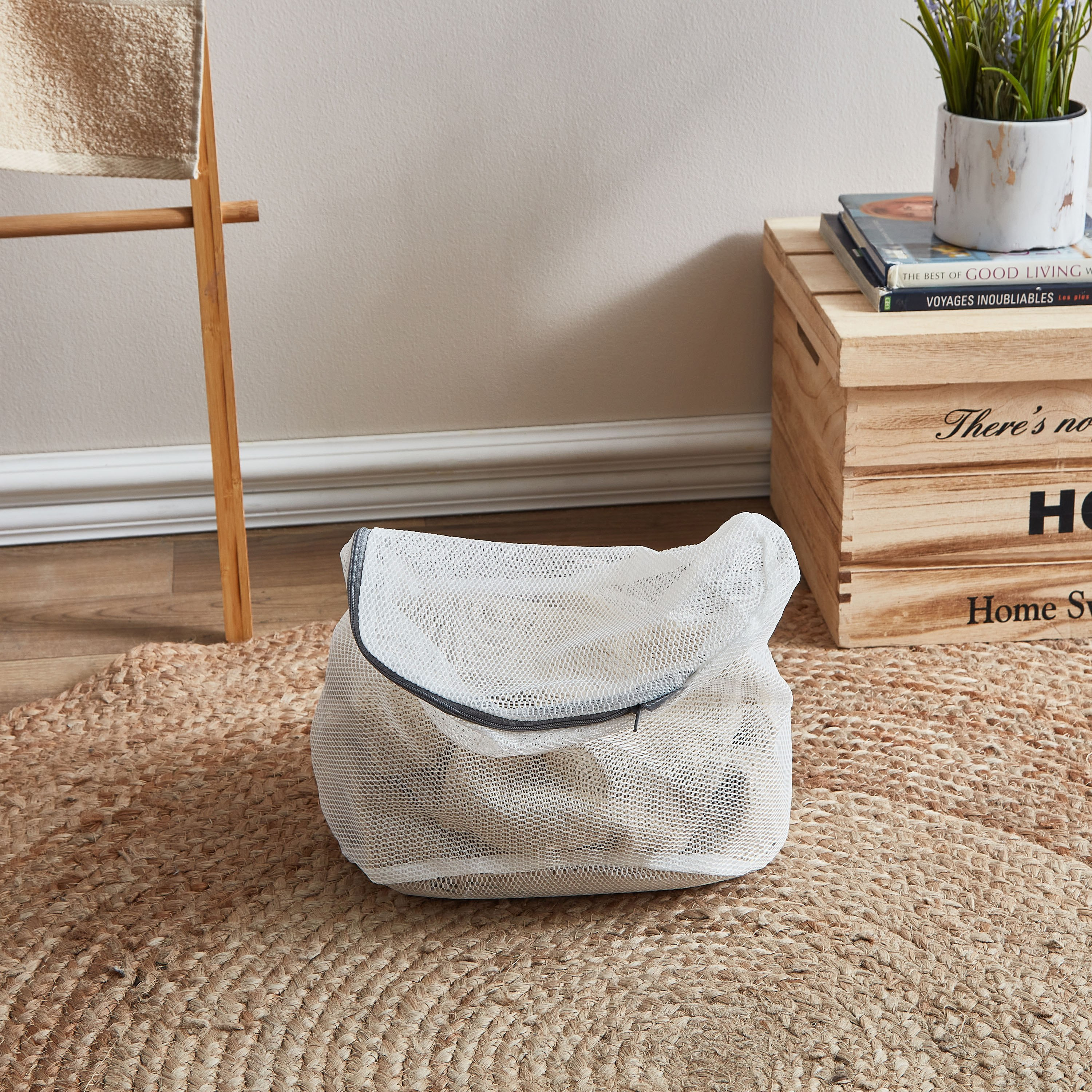 شبكة غسيل مزدوجة من لوك آند لوك-hbxbedroom-bedroomaccessories-bedroomstorage-image-1