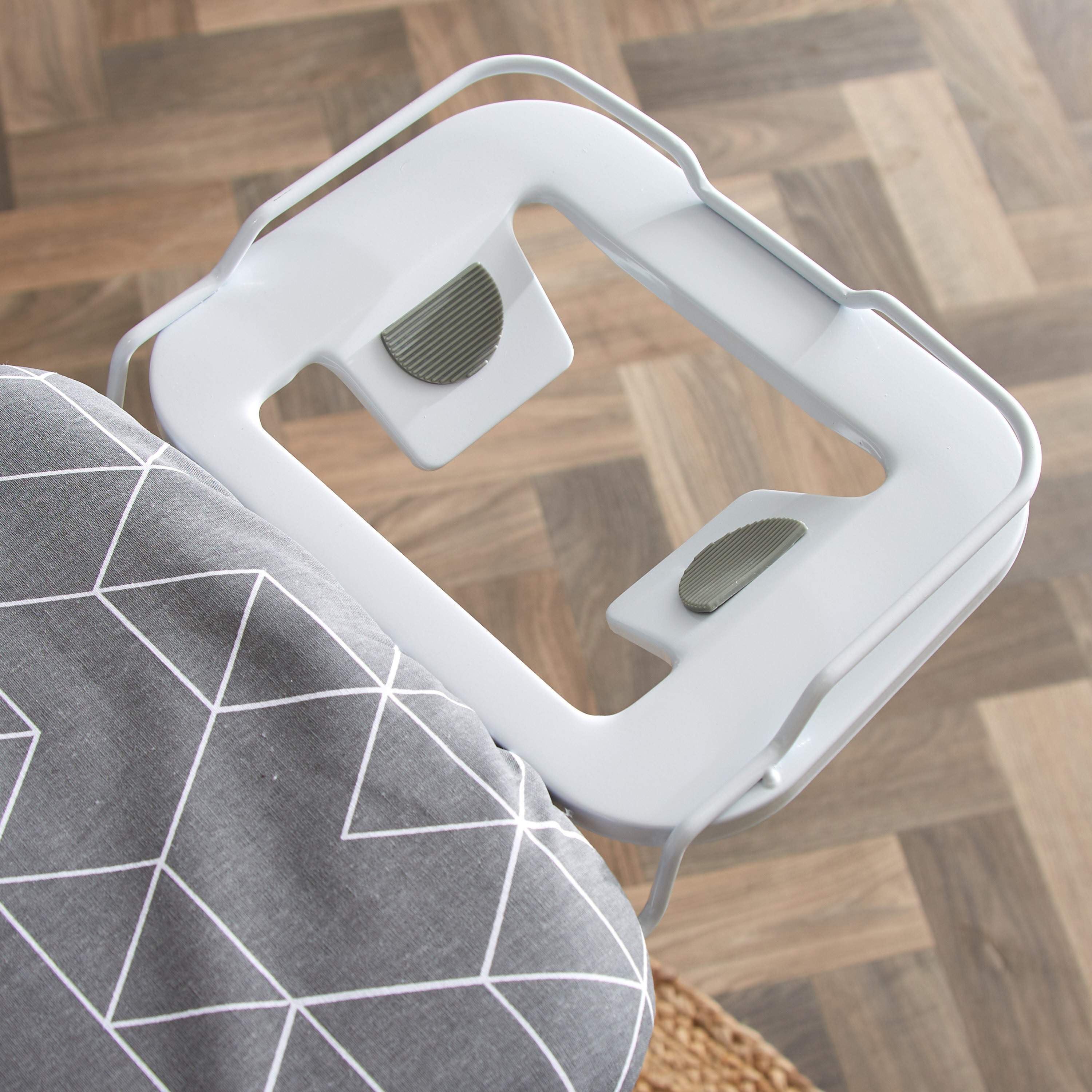 طاولة كي قابلة للطي من لوك اند لوك - 33x80x91 سم-hbxbedroom-bedroomaccessories-bedroomstorage-image-8
