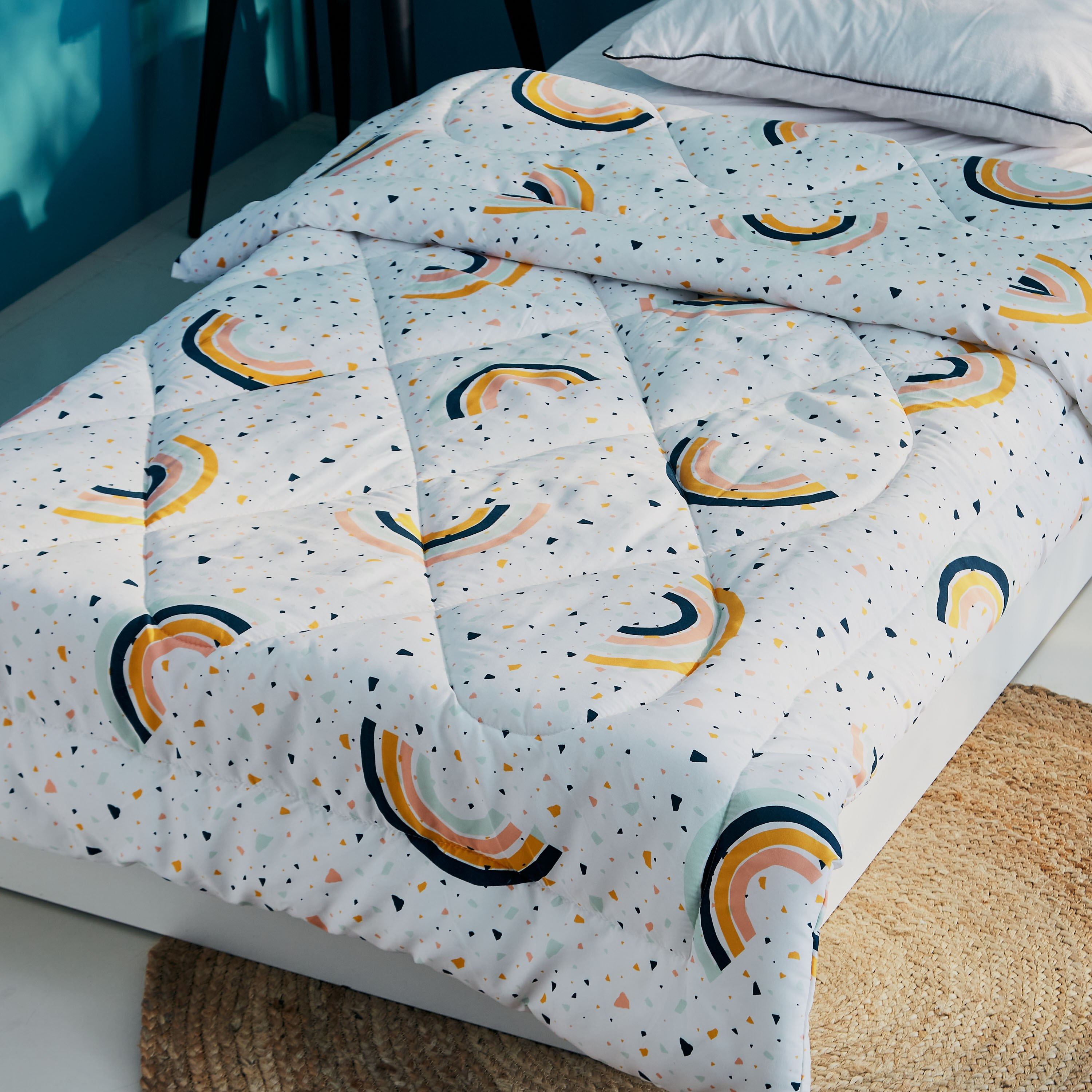 لحاف فردي بطبعات قوس قزح من إنتاجليو - 135x220 سم-hbxhomeware-hbxkidsandyouth-image-2