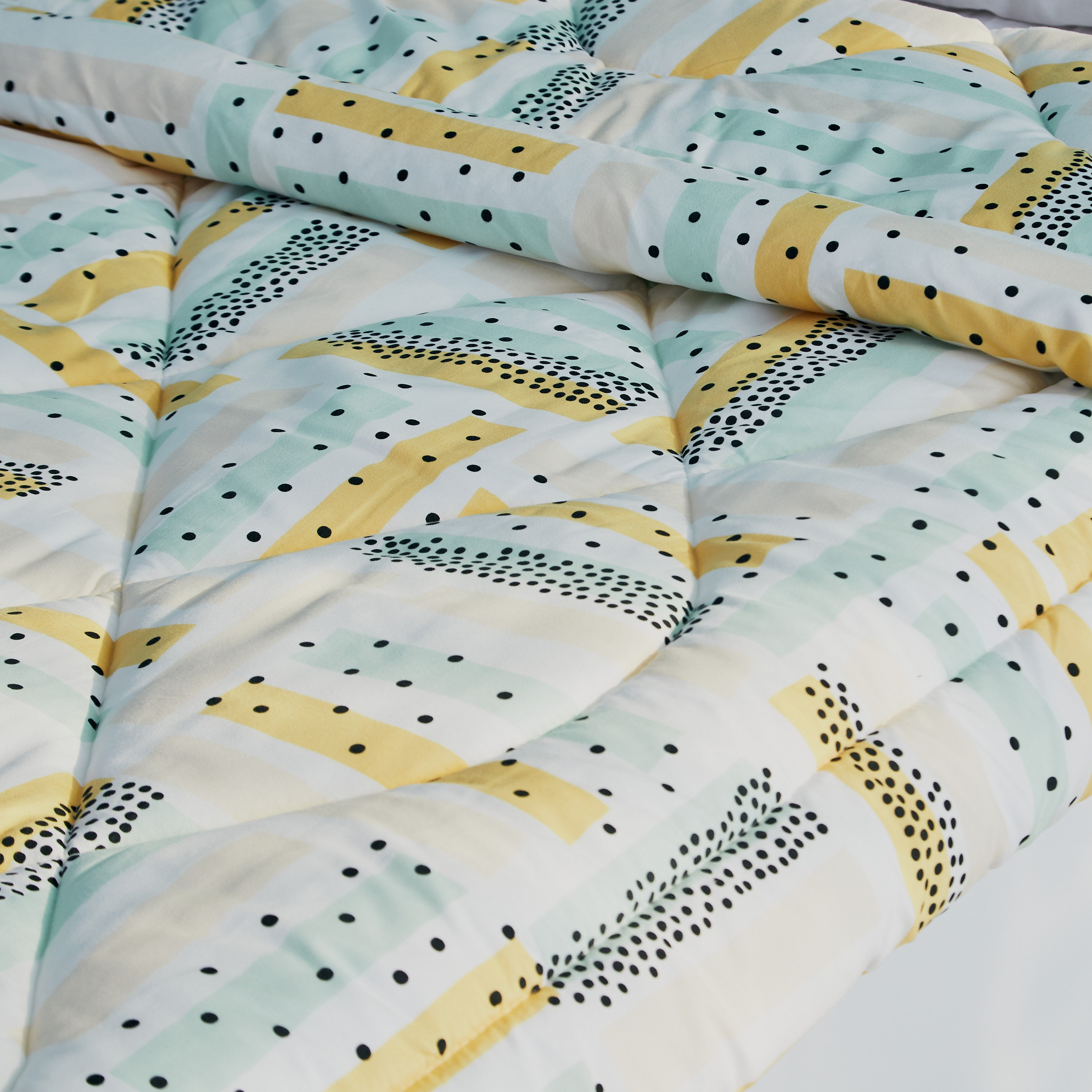 لحاف فردي بطبعات تيرازو من إنتاجليو - 135x220 سم-hbxhomeware-hbxkidsandyouth-image-3