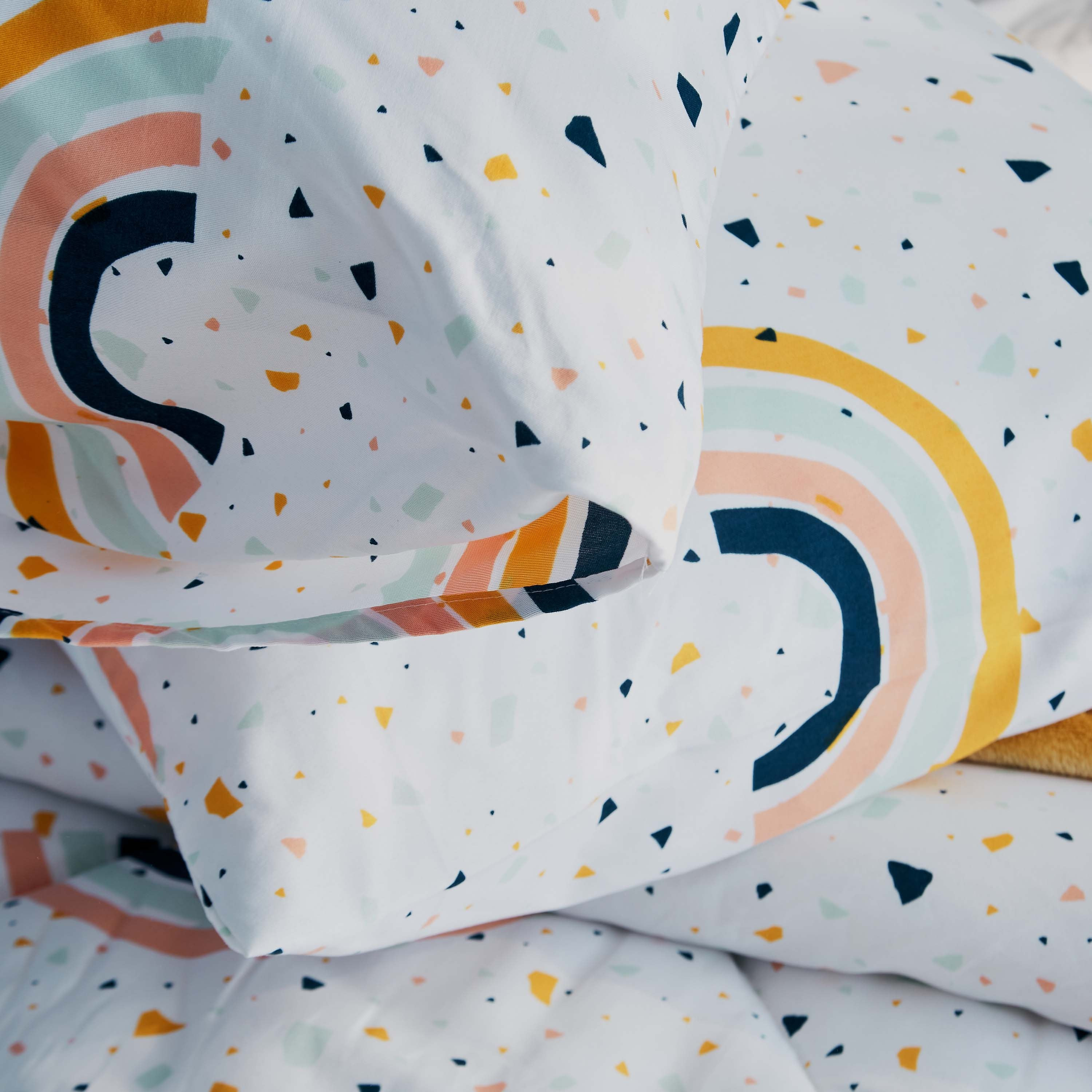 طقم أغطية وسائد من قطعتين بطبعات قوس قزح من إنتاجليو - 50X75 سم-hbxhomeware-hbxkidsandyouth-image-2