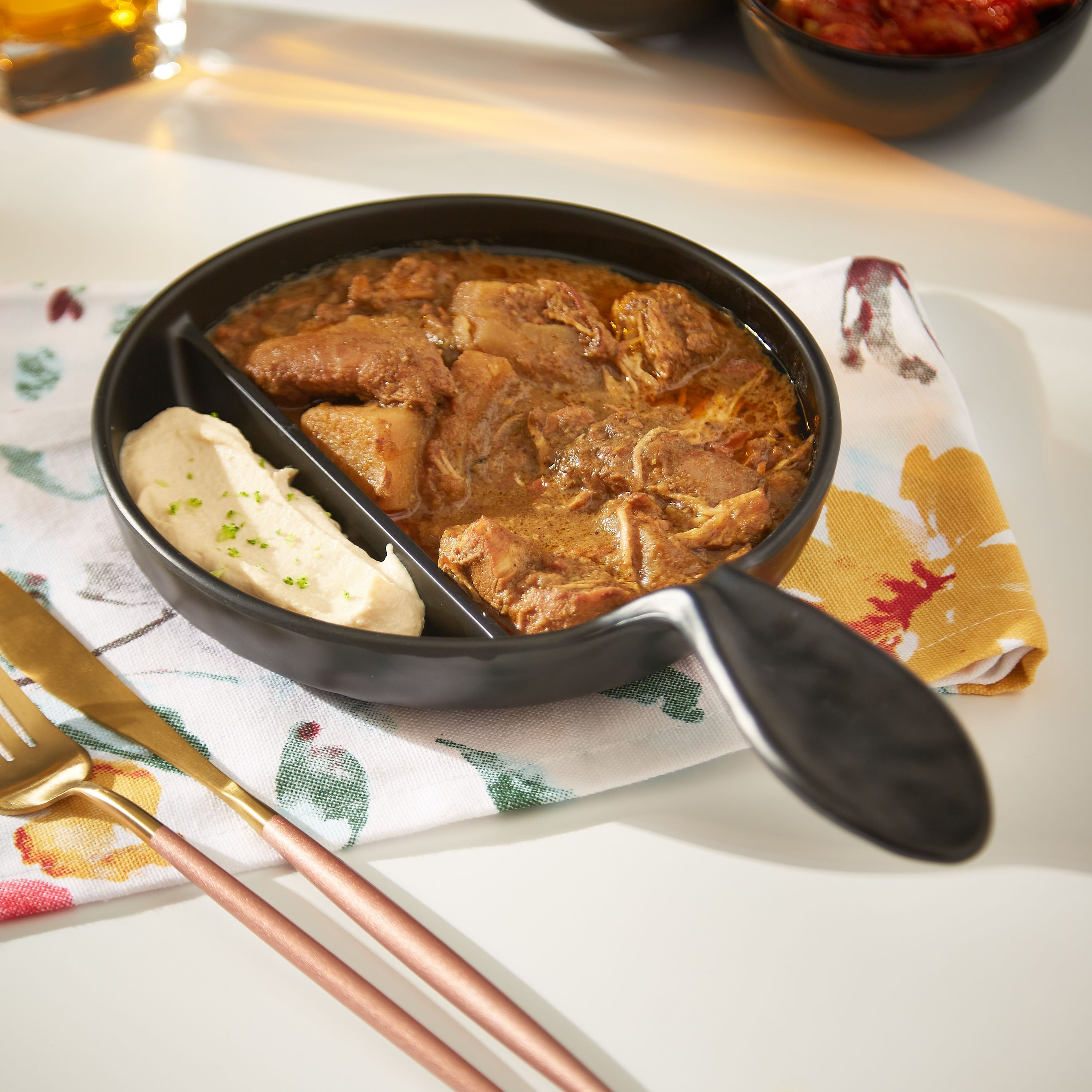 Classic Round 2-Portion Skillet Platter - 26.5 cm