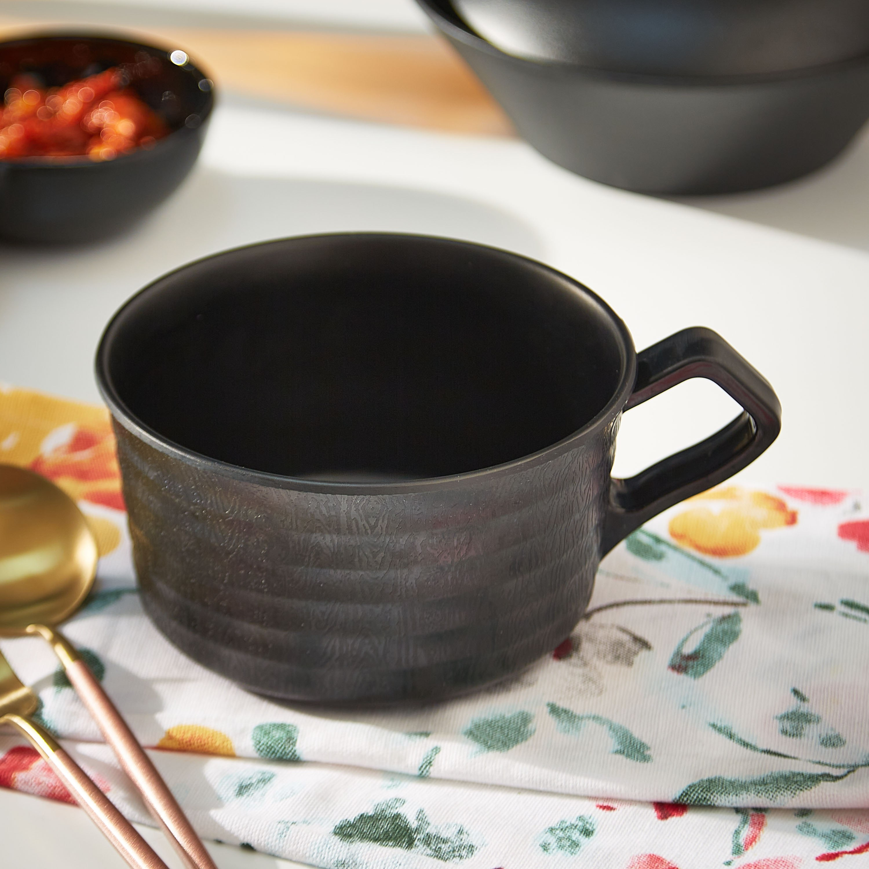 Classic Soupy Noodles Bowl with Handle - 13 cm-hbxhomeware-hbxkitchen-image-2