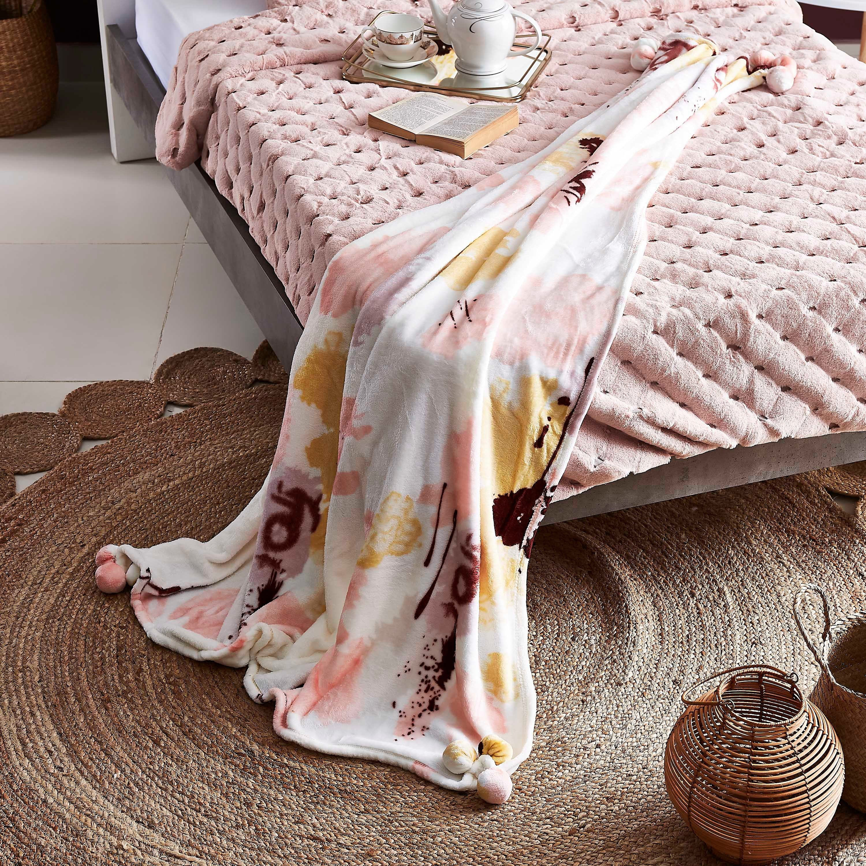 بطانية خفيفة مايكروفايبر فلانيل بطبعات من جويس - 130x180  سم-hbxhomeware-hbxbedroom-image-1