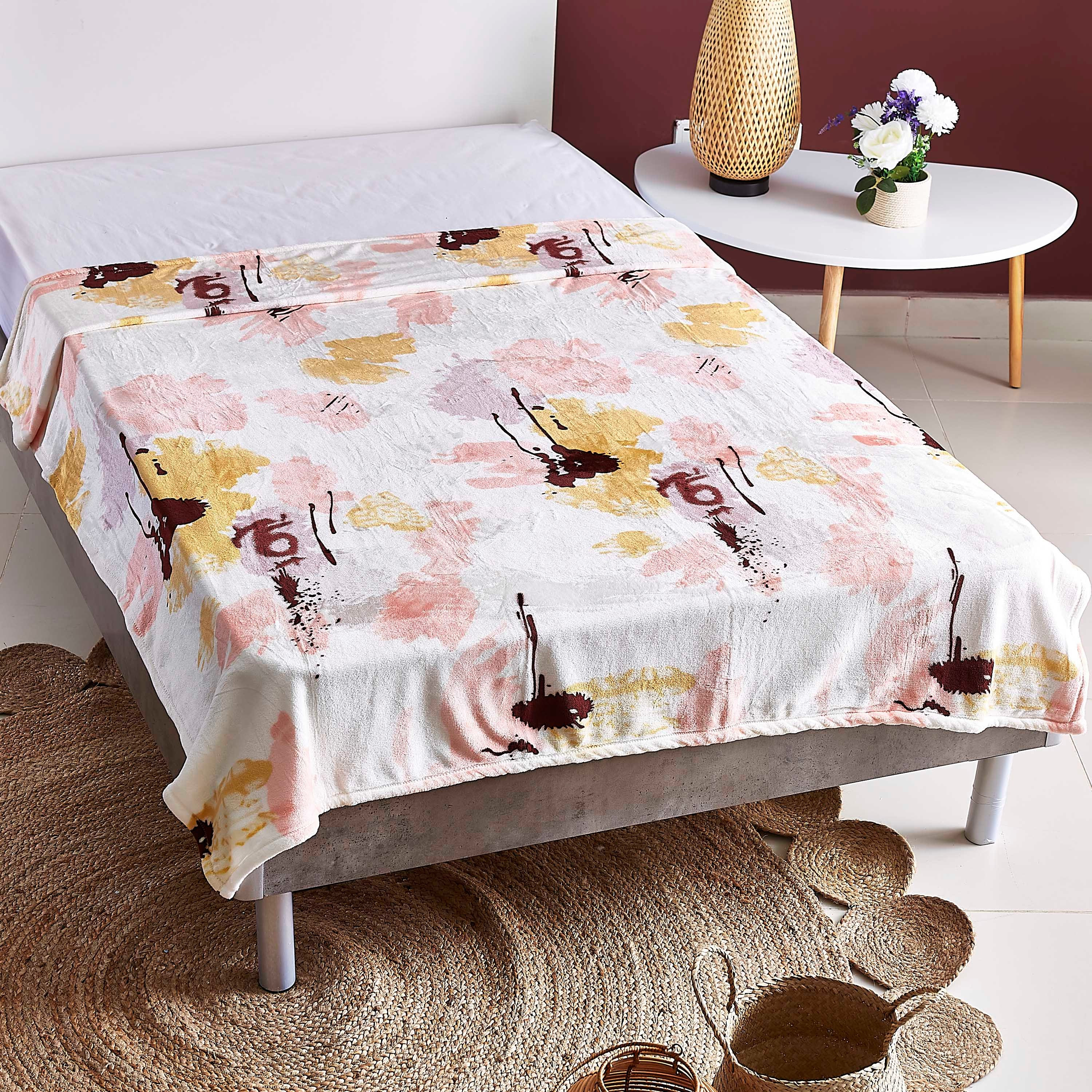 بطّانية كوين فلانيل مايكروفايبر بطبعات من جويس - 200x220  سم-hbxhomeware-hbxbedroom-image-1